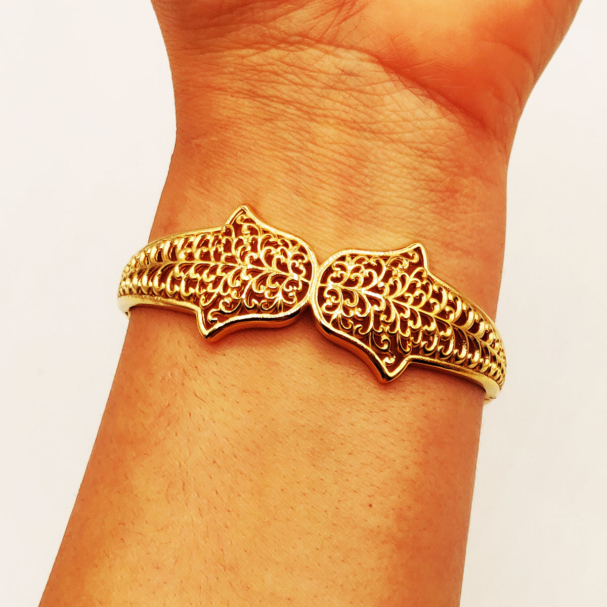Bracelet Rigide Pendentif Main de Fatma Motifs Orientaux Luxe