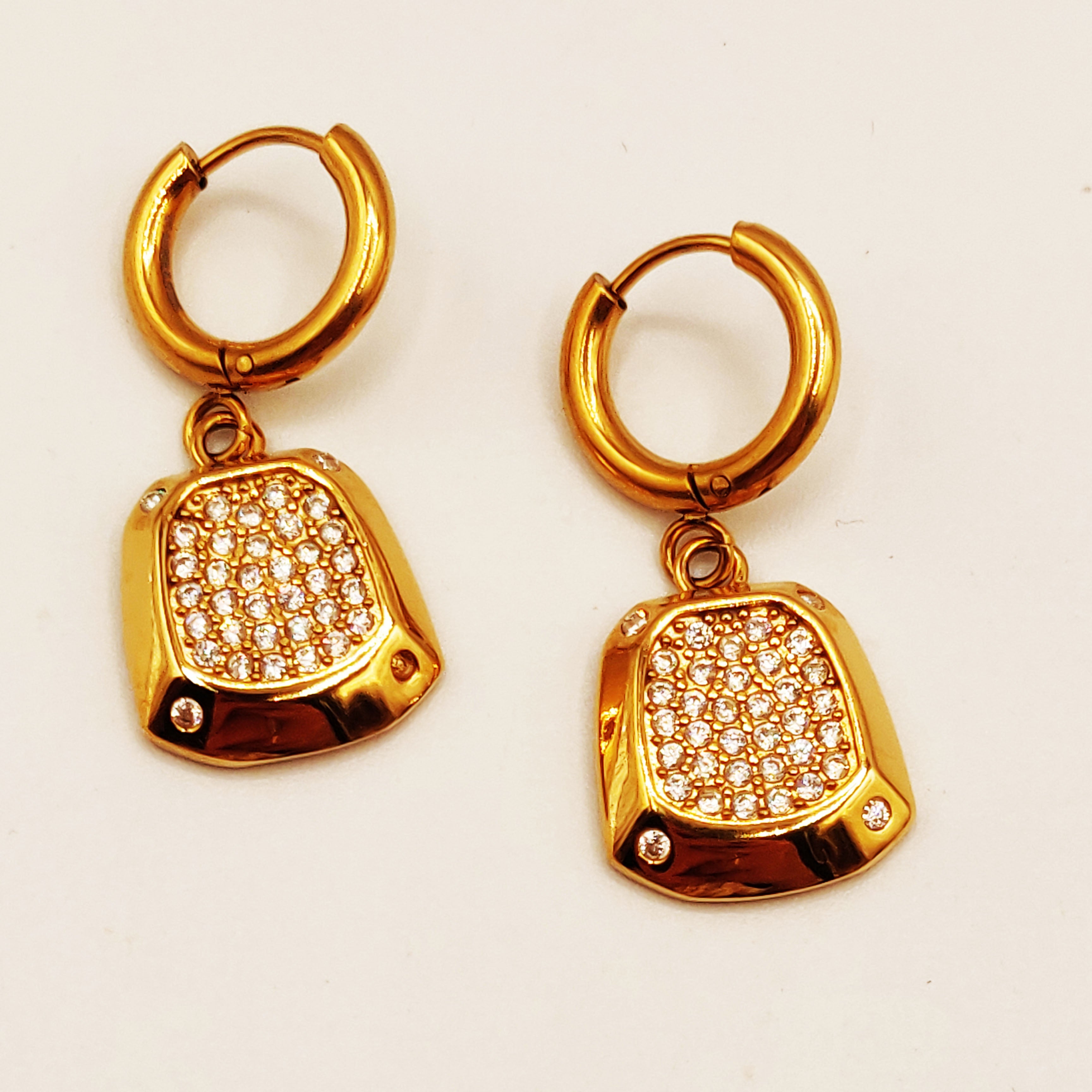 Boucles d'oreilles Maillons Rectangle Multi Cristaux Coins Cristaux Luxe