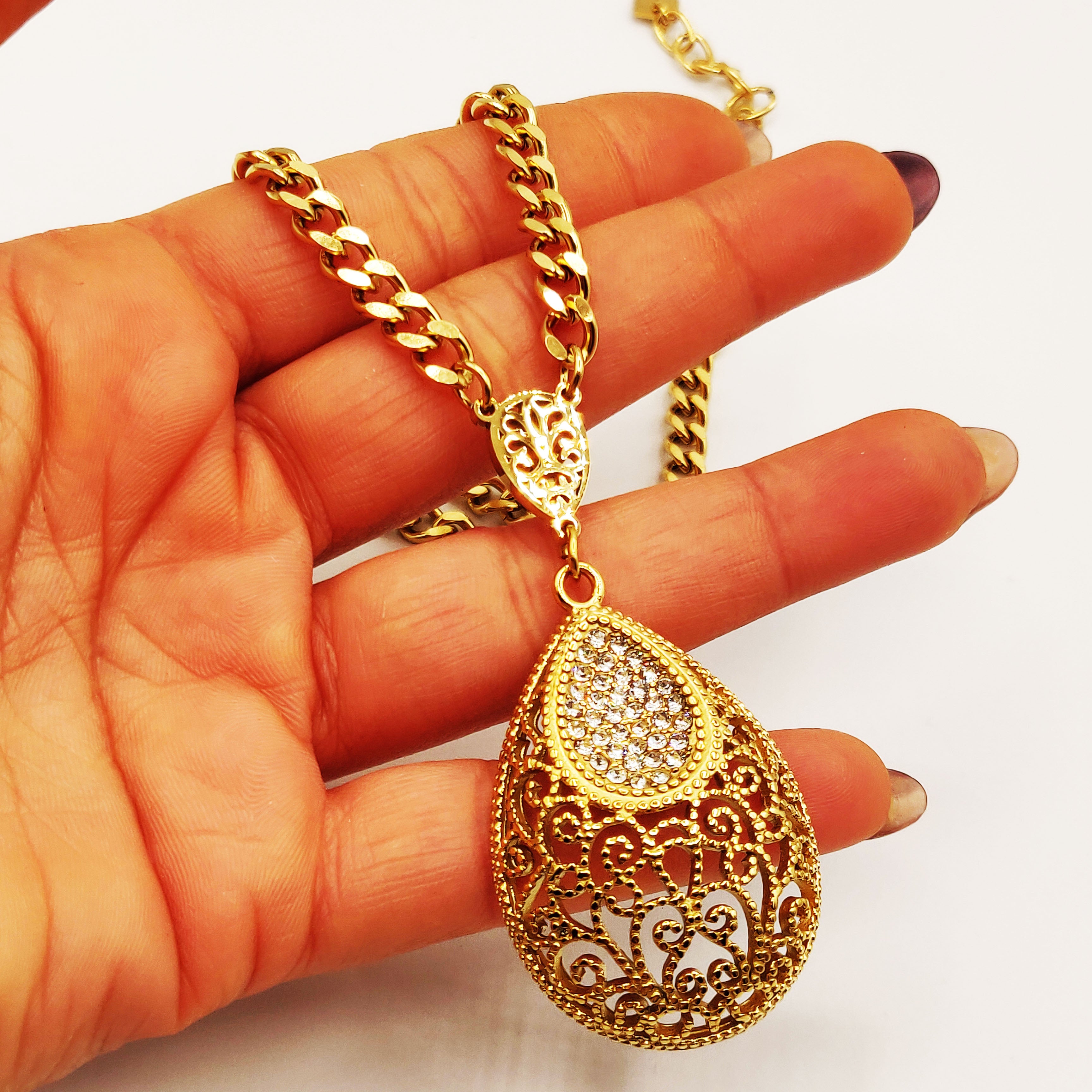 Collier Tresse Goutte Bombée Motifs Orientaux et Cristaux Luxe