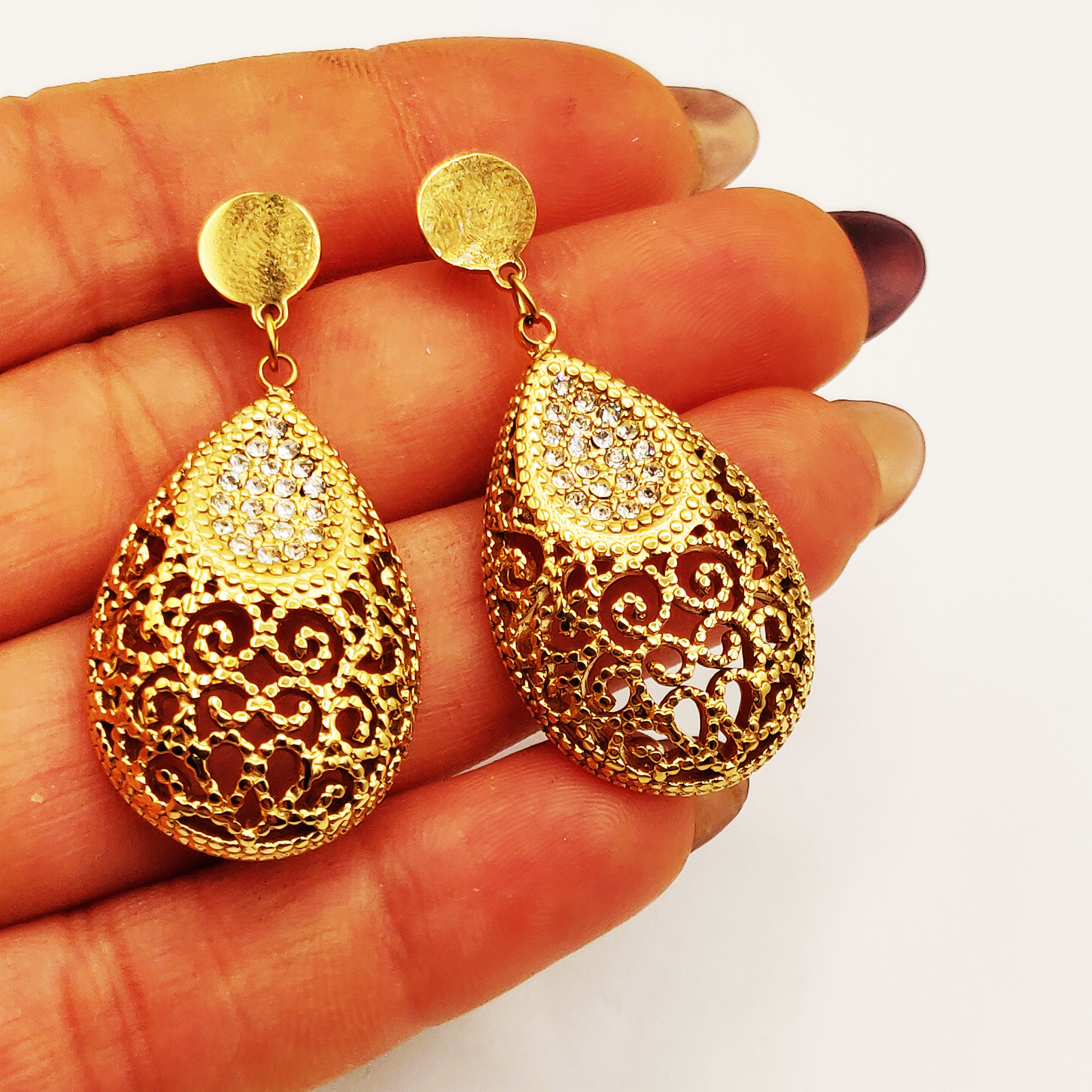 Boucles d'oreilles Tresse Goutte Bombée Motifs Orientaux et Cristaux Luxe