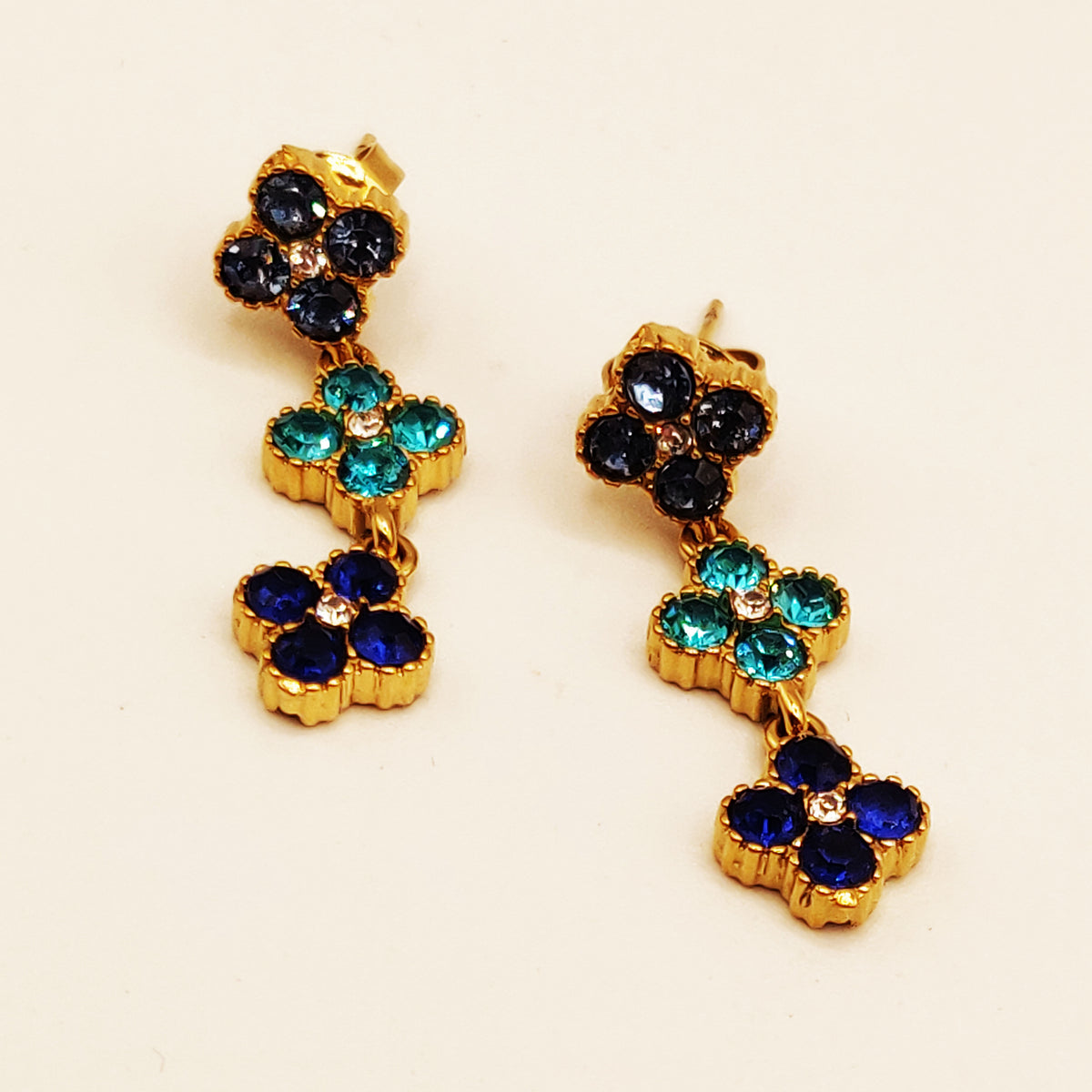 Boucles d'oreilles Trèfles Cristaux Nuances de Bleu Luxe