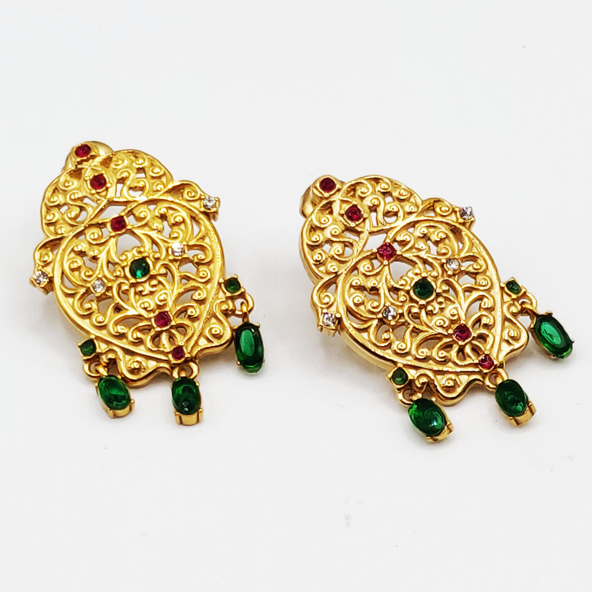Boucles d'oreilles Torsade Grand Coeur Oriental Cristaux Verts et Rouges Luxe