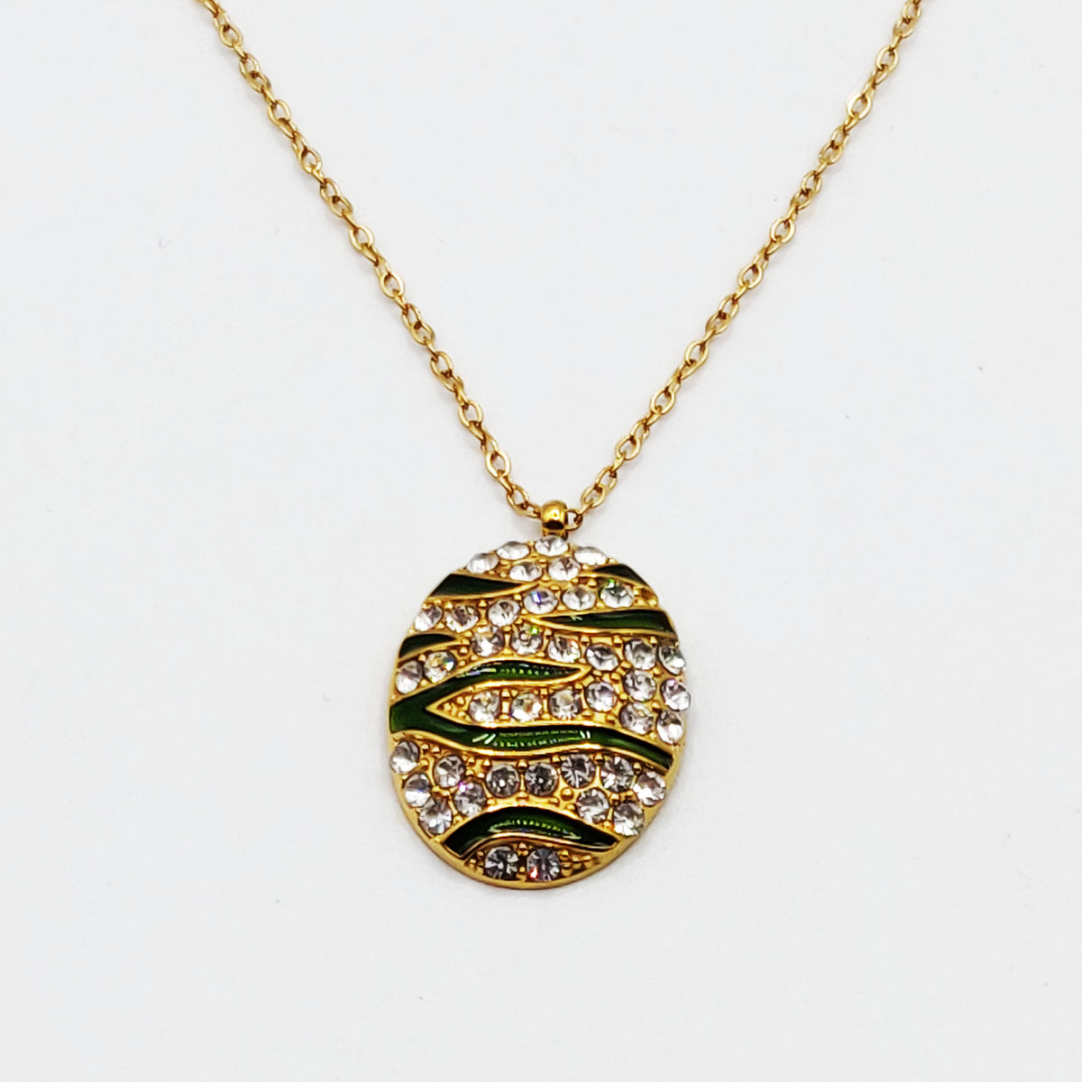 Collier Oeuf de Dragon Vert et Cristaux
