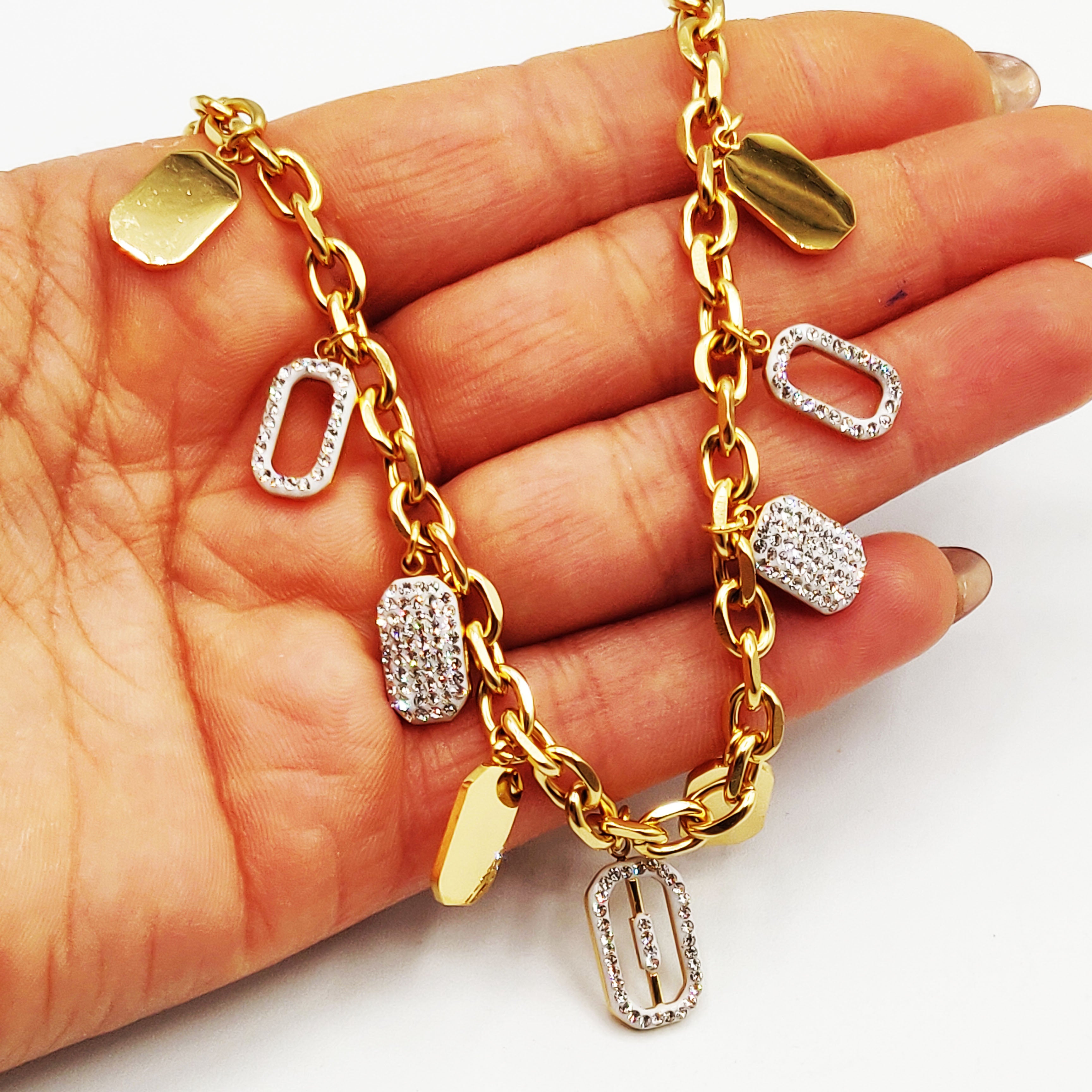 Collier Chaîne Pendentifs Rectangles Dorés et Cristaux Luxe