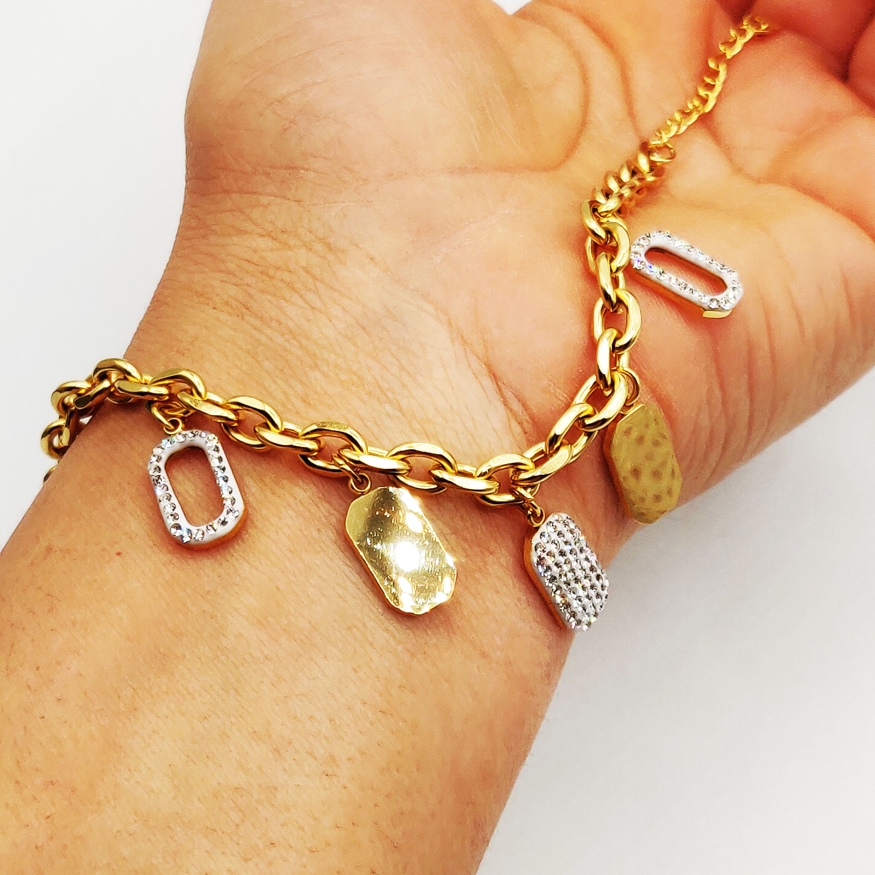 Bracelet Chaîne Pendentifs Rectangles Dorés et Cristaux Luxe