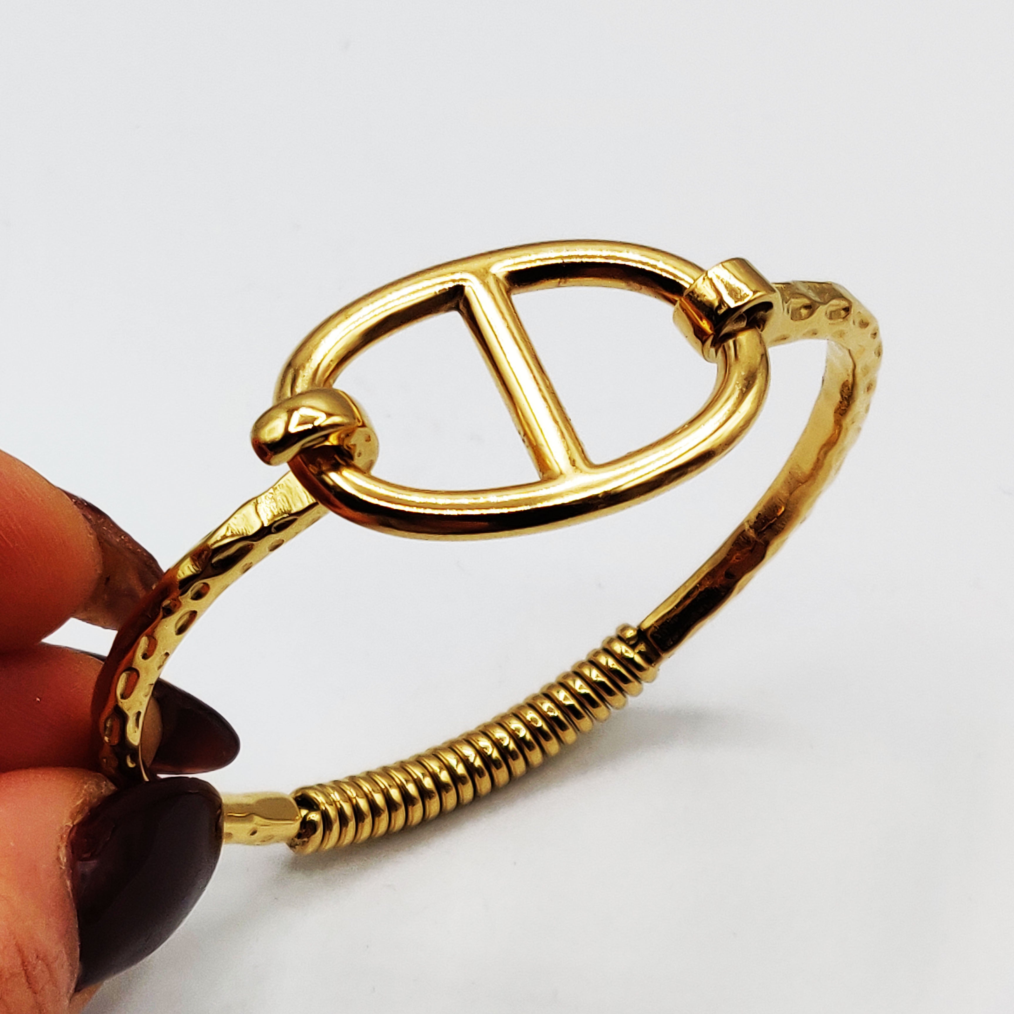 Bracelet Rigide Grand Pendentif H Luxe