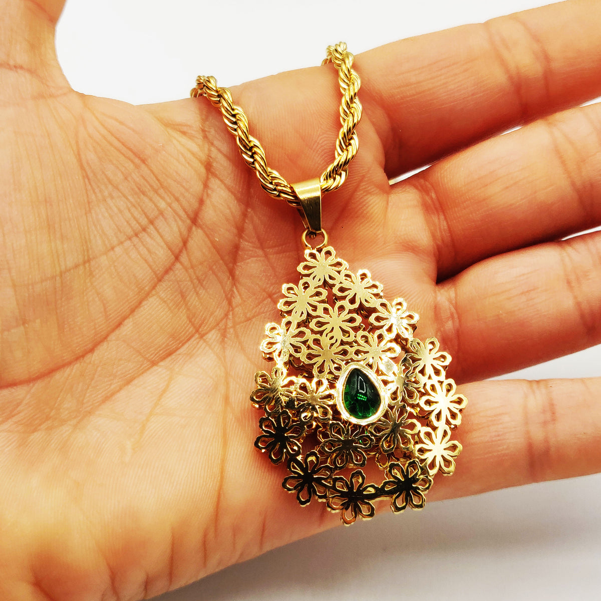Collier Torsade Pendentif Goutte Multi Fleurs Cristal Vert Luxe