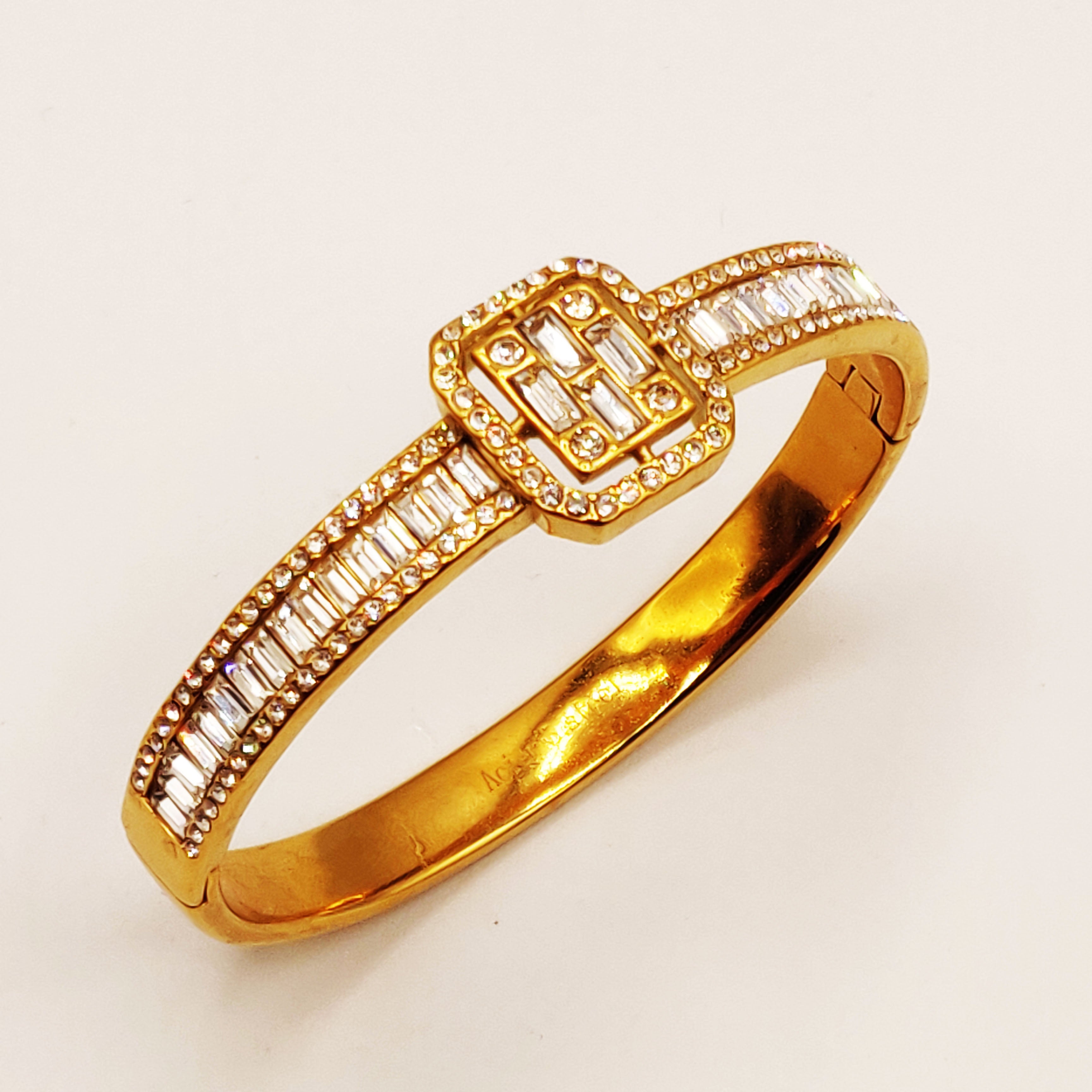 Bracelet Rigide Carré Multi Cristaux Luxe