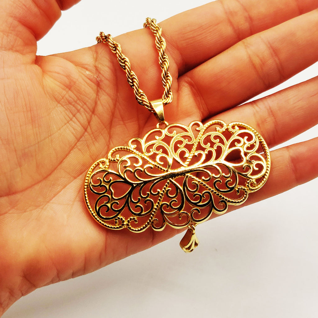 Collier Torsade Pendentif Ovale Motifs Orientaux Luxe
