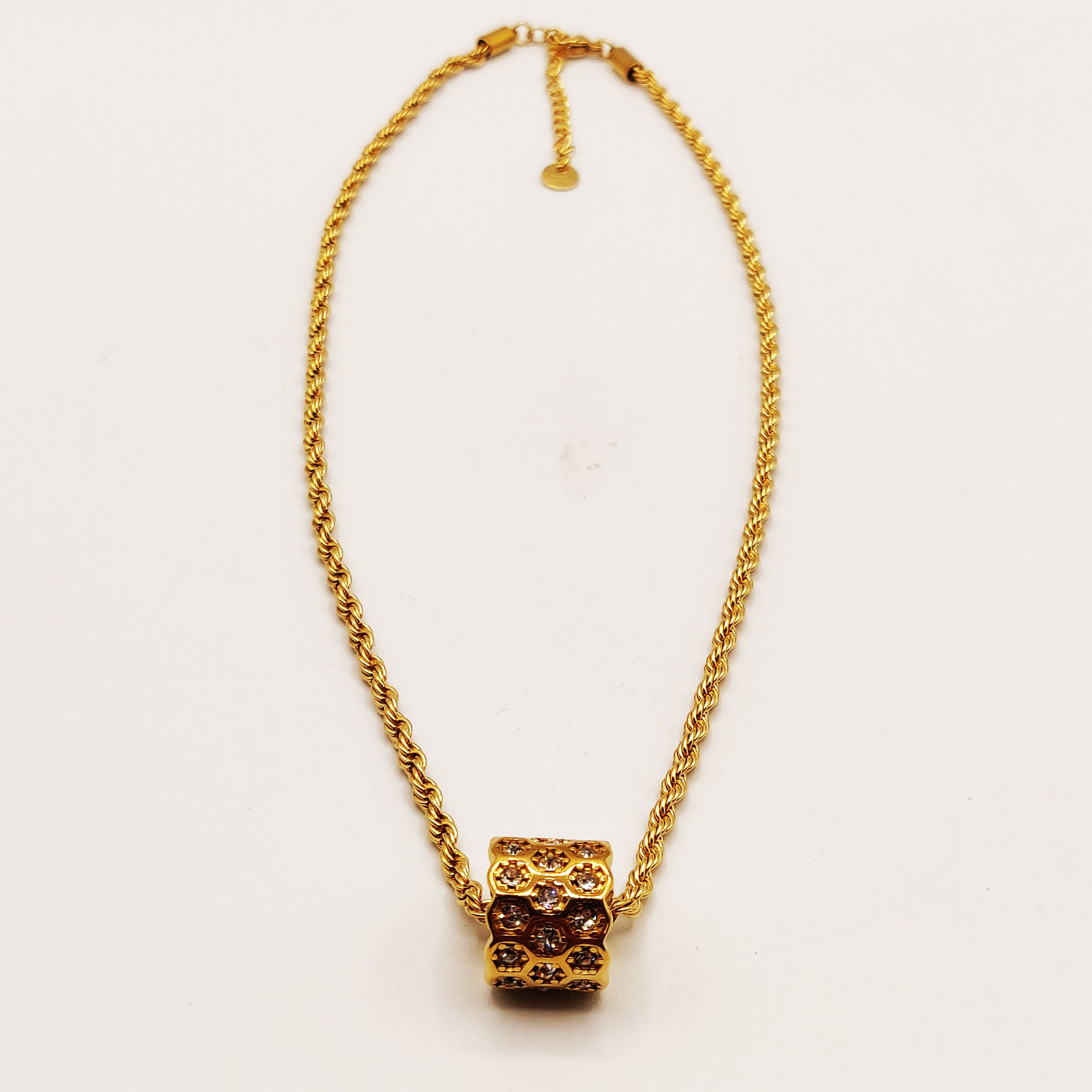 Collier Torsade Roue Hexagones Cristaux Luxe