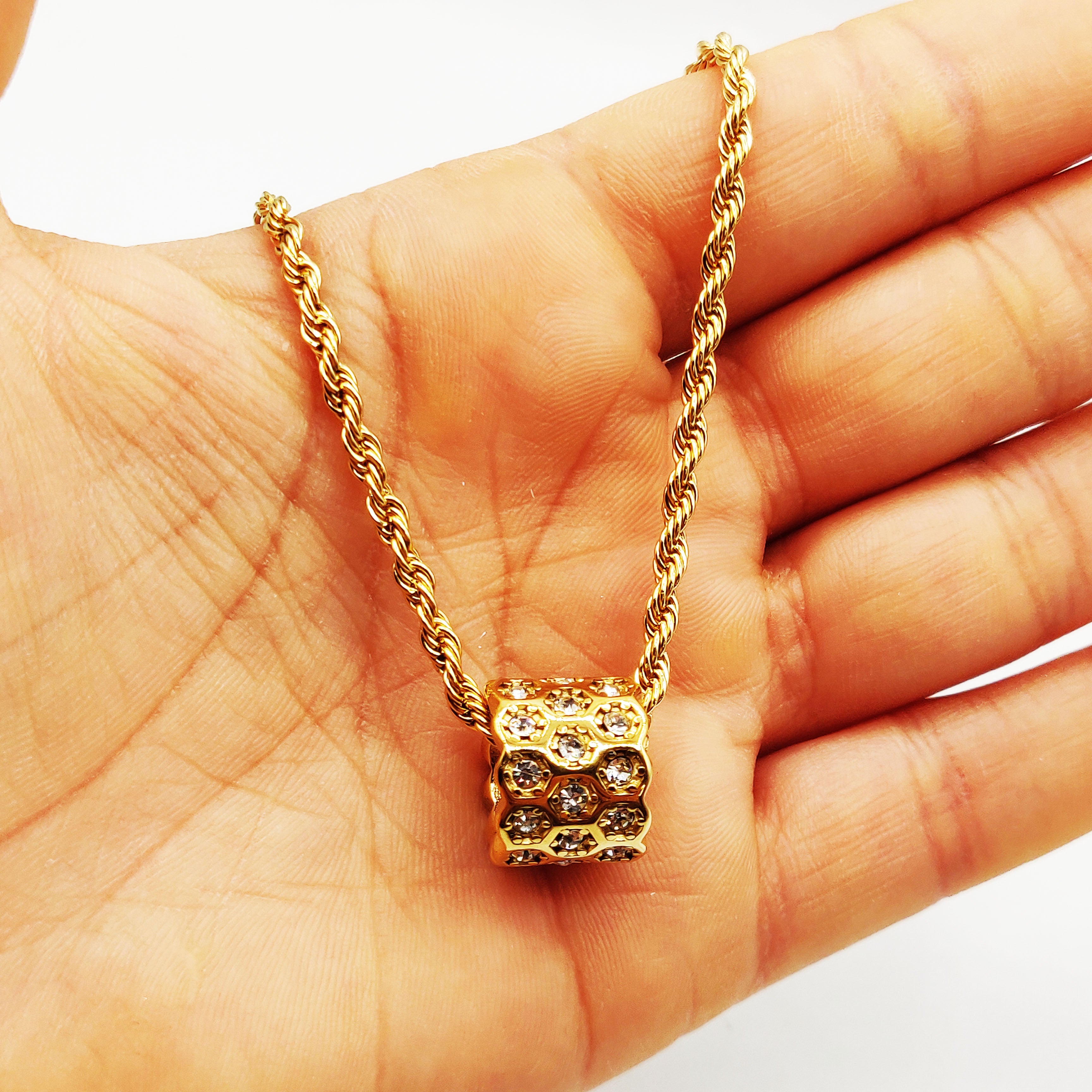 Collier Torsade Roue Hexagones Cristaux Luxe