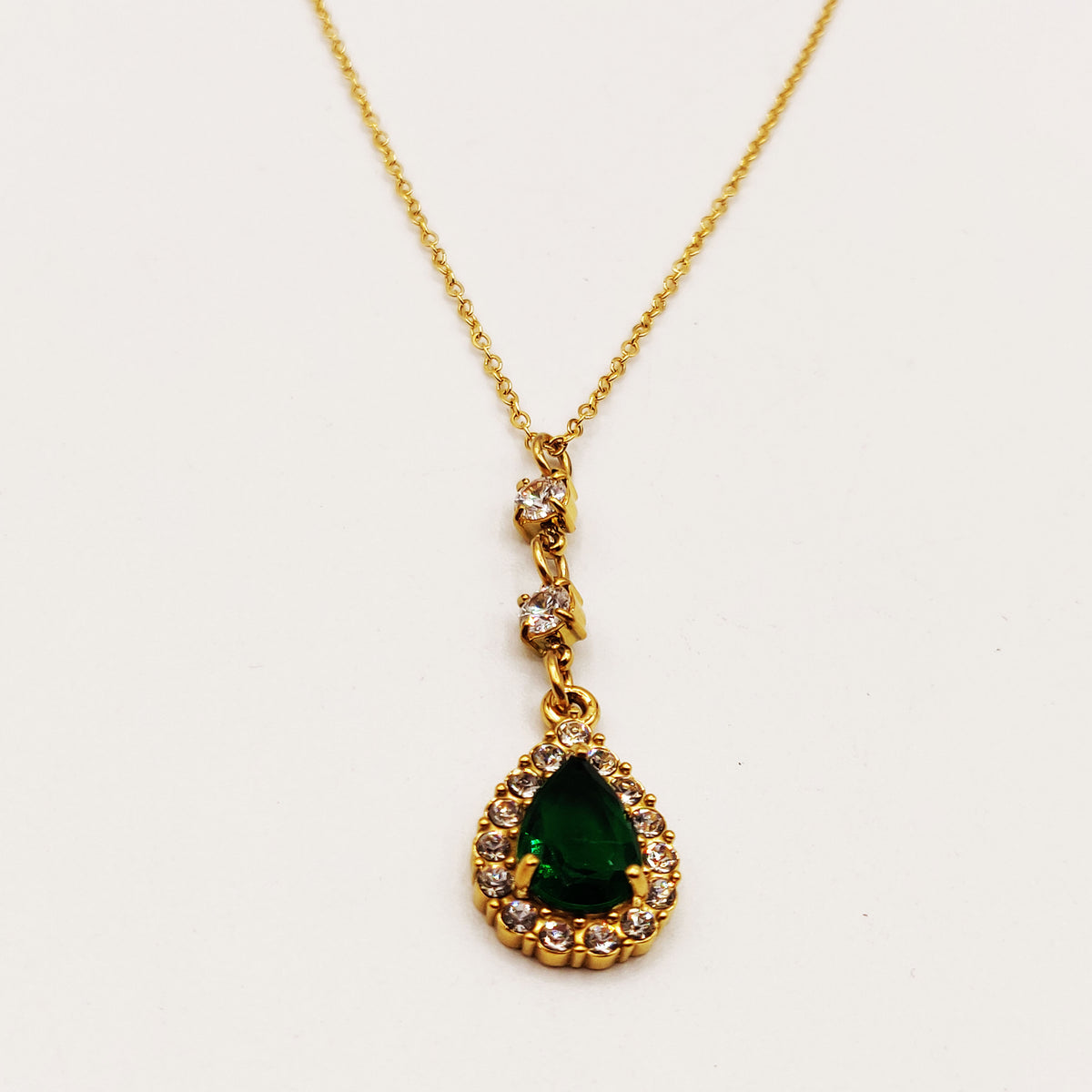 Collier Goutte Cristal Vert Tour Cristaux Luxe