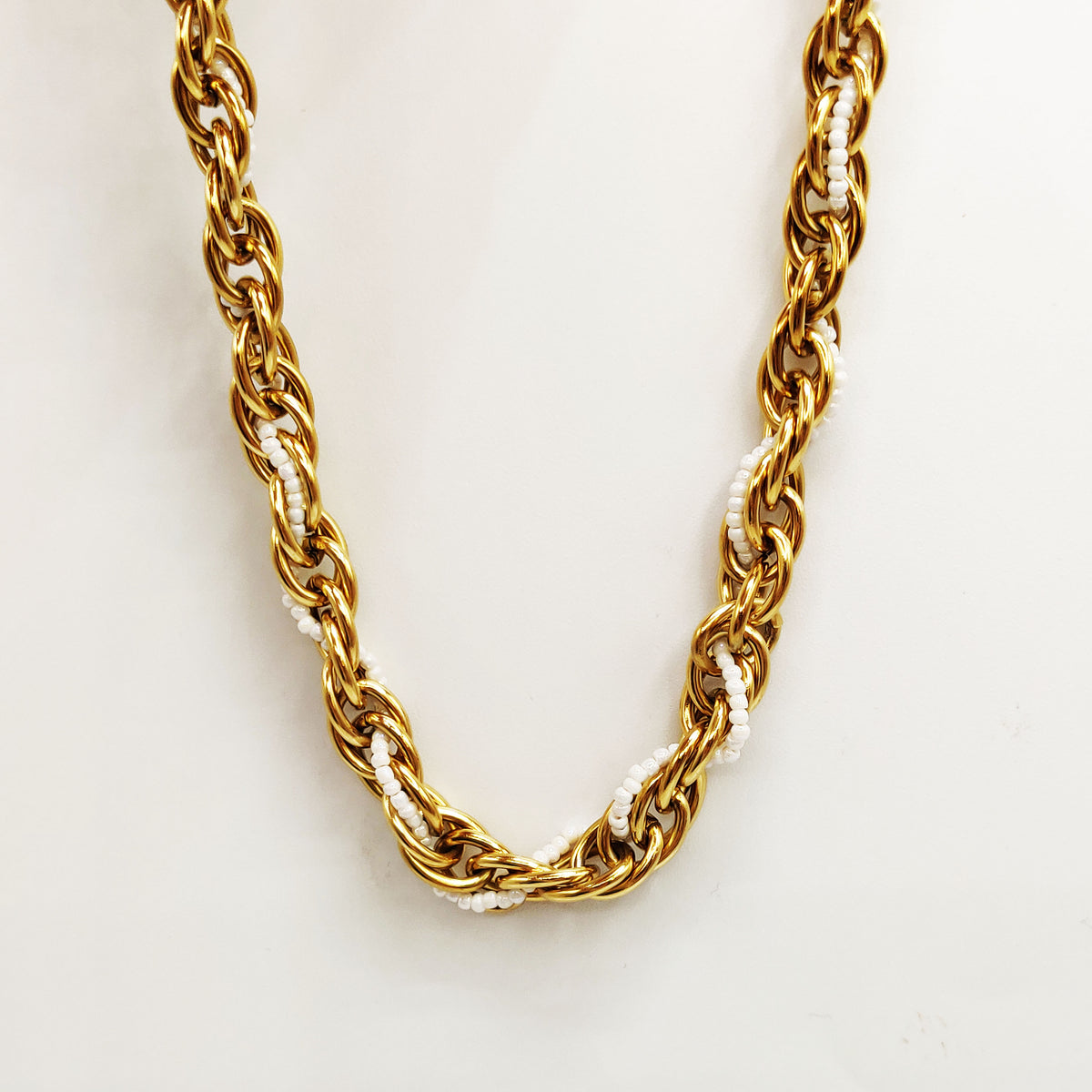 Collier Maille Imbriquée Perles d'imitation Blanches Luxe