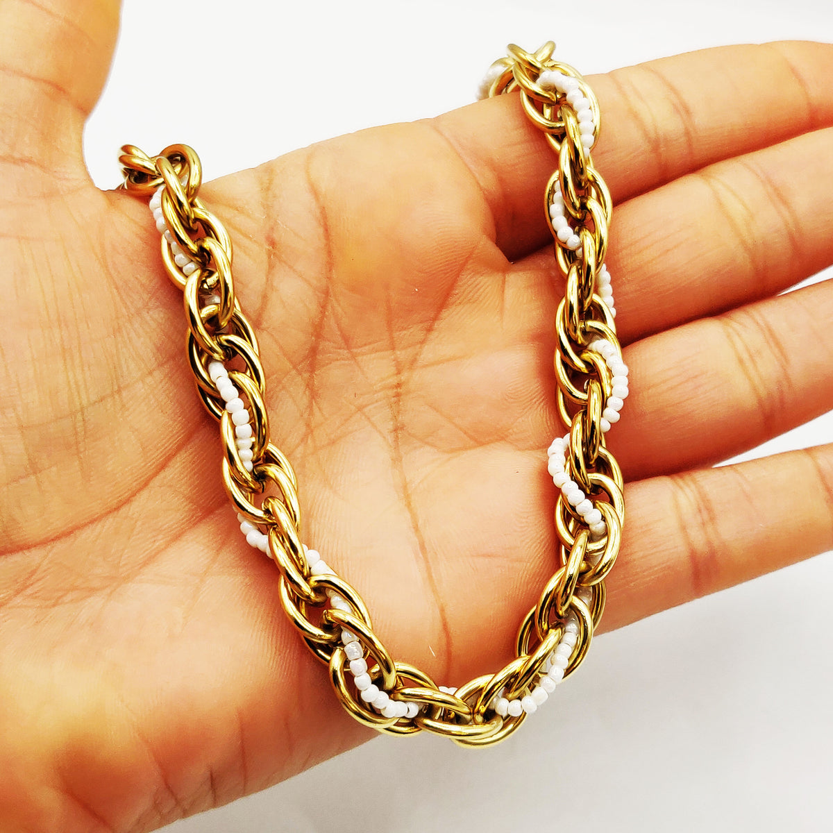 Collier Maille Imbriquée Perles d'imitation Blanches Luxe