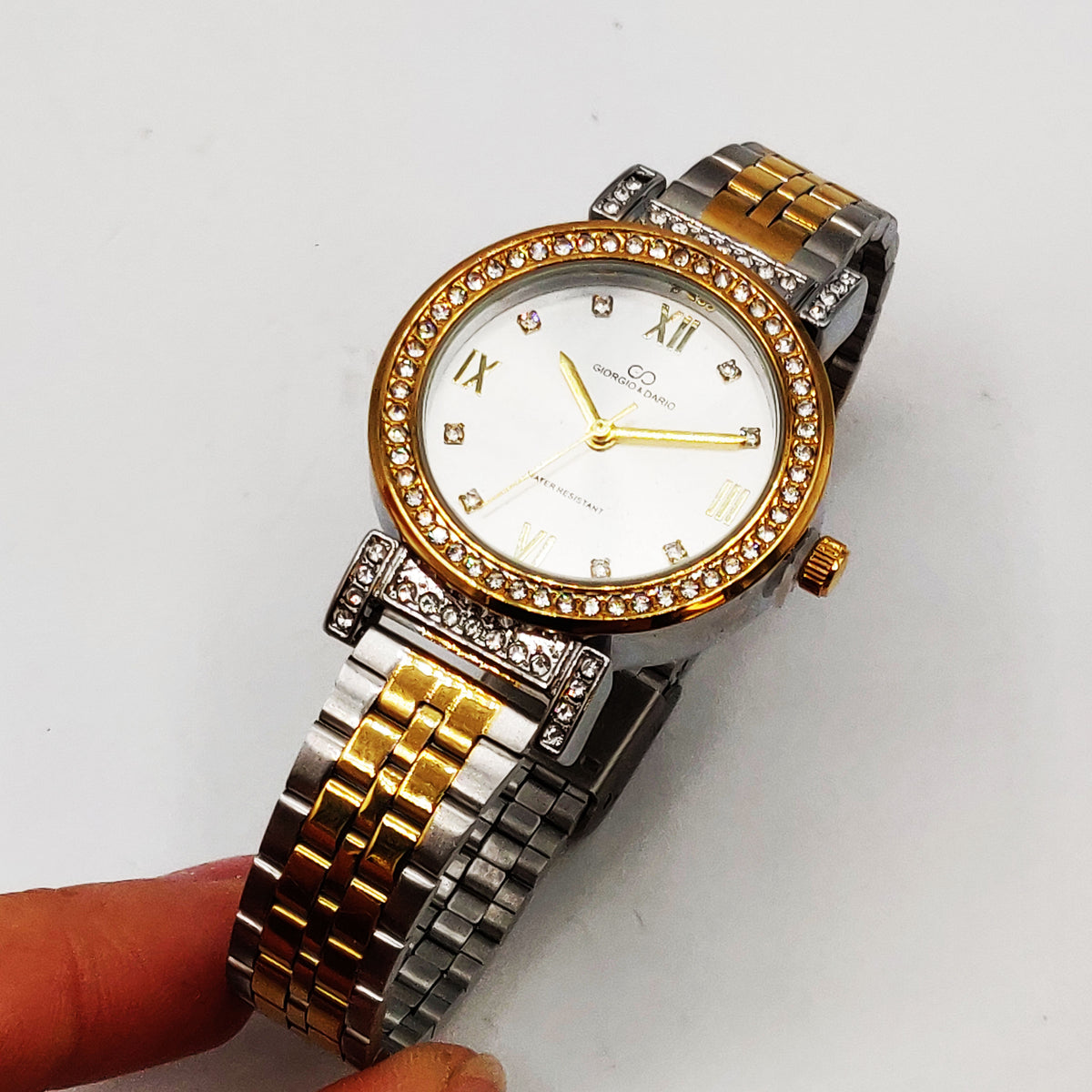 Montre Giorgio & Dario EU6562 Bracelet Argenté et Doré Fond Blanc