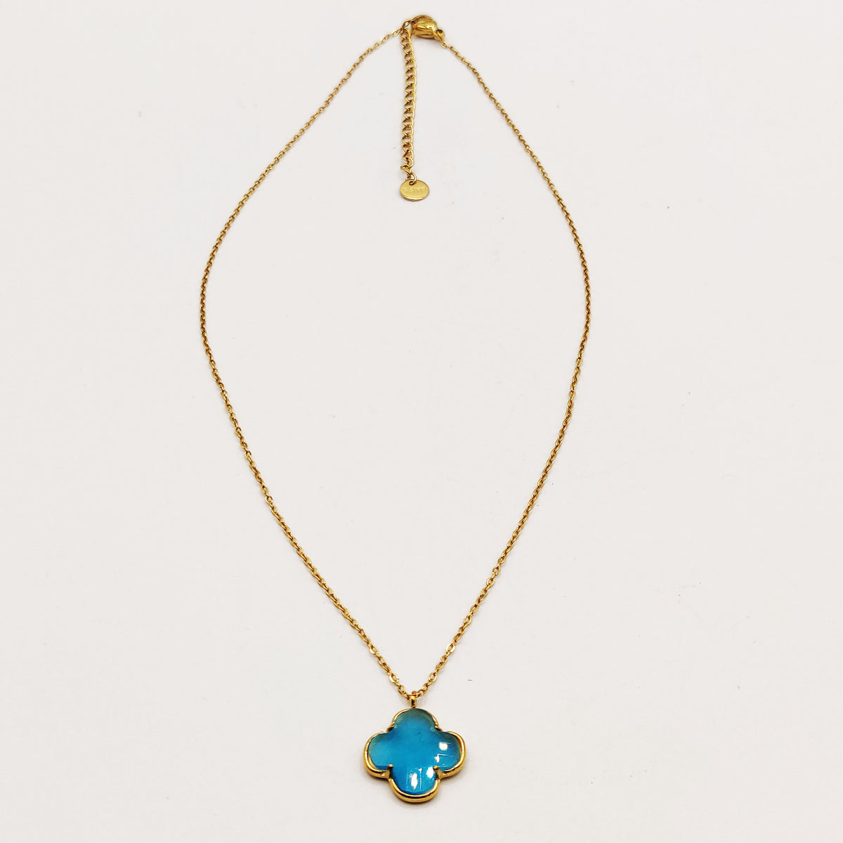 Collier Trèfle Pierre Bleue Claire