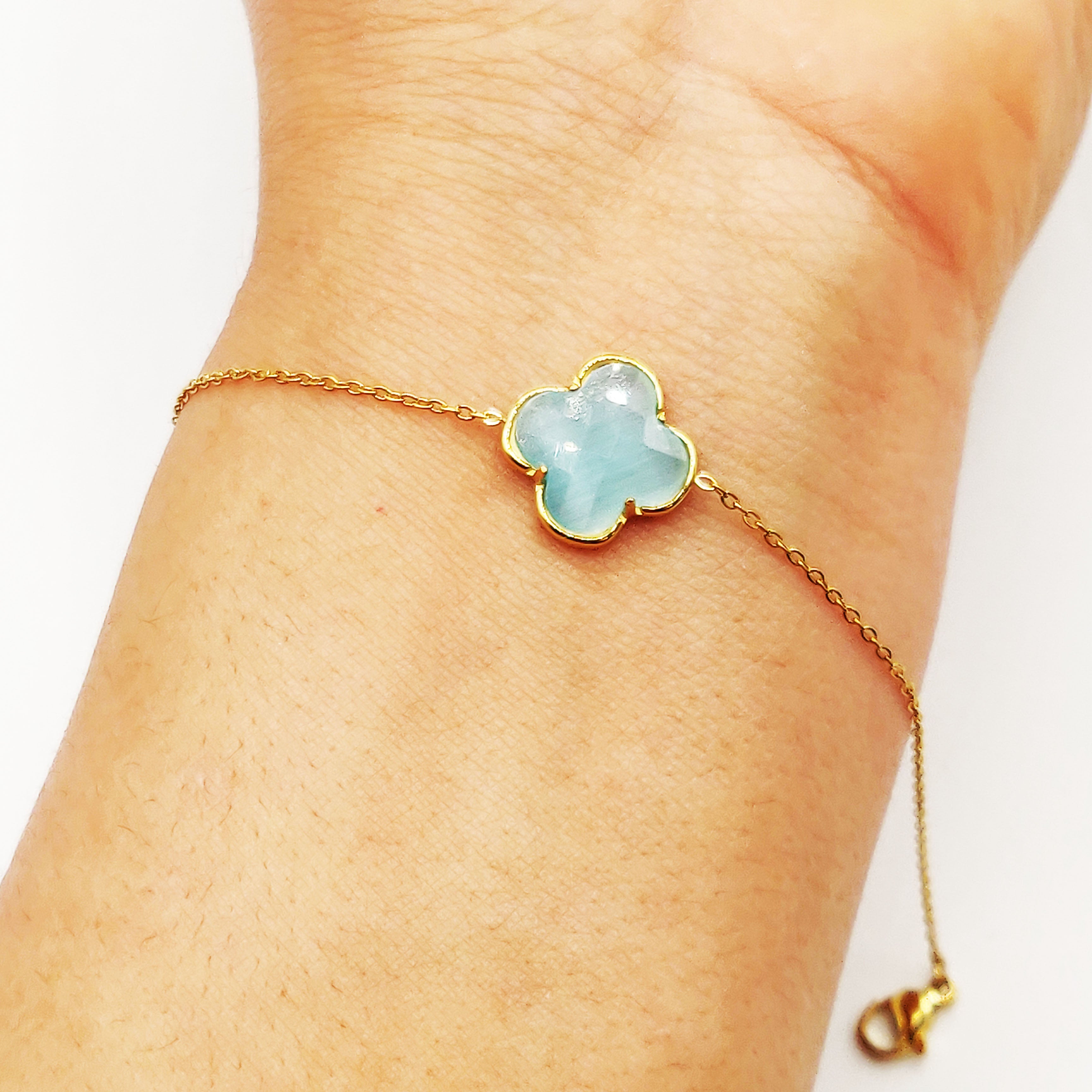 Bracelet Trèfle Pierre Bleue Claire