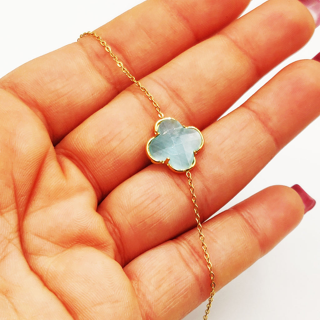 Bracelet Trèfle Pierre Bleue Claire