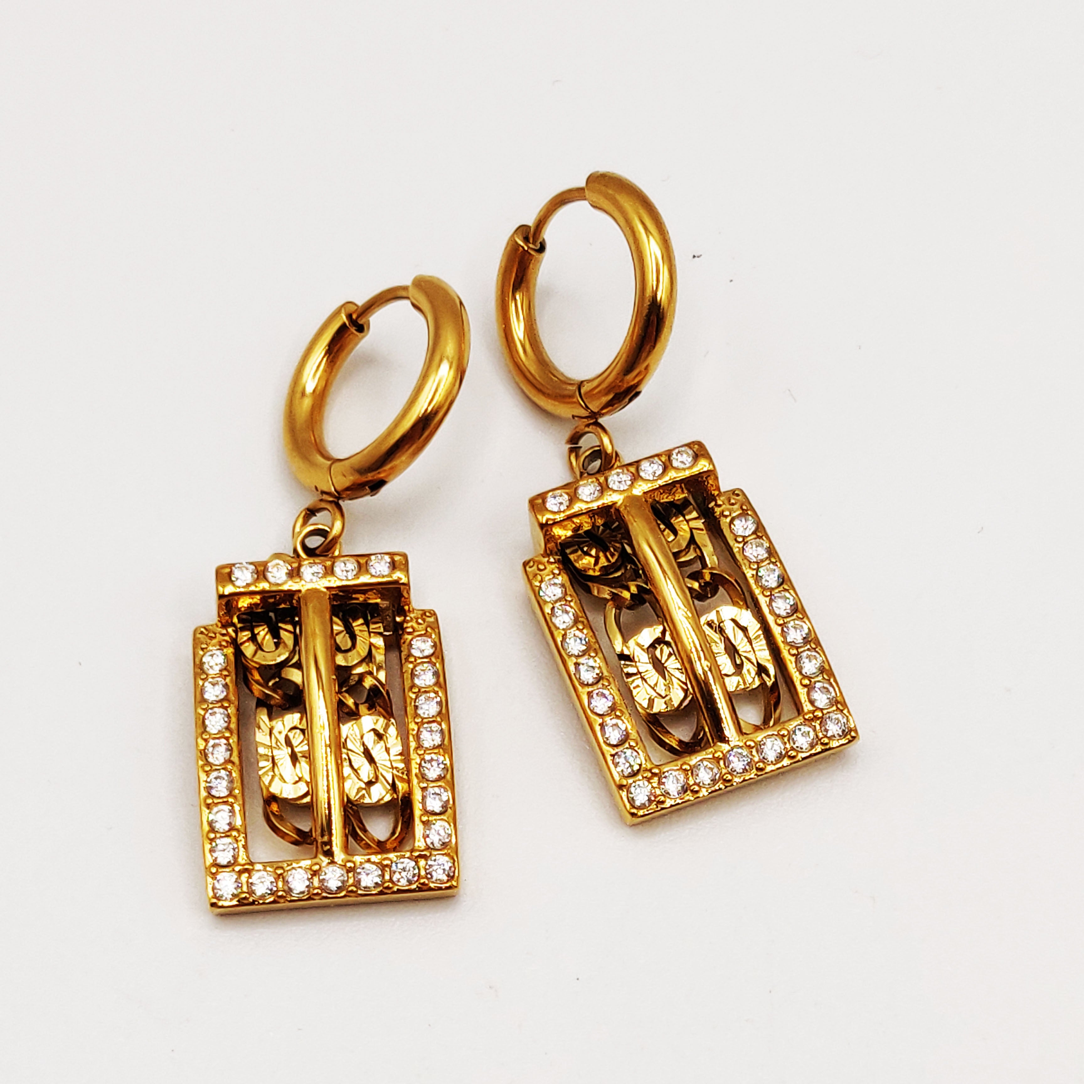 Boucles d'oreilles Maille Royale Carré Cristaux Luxe