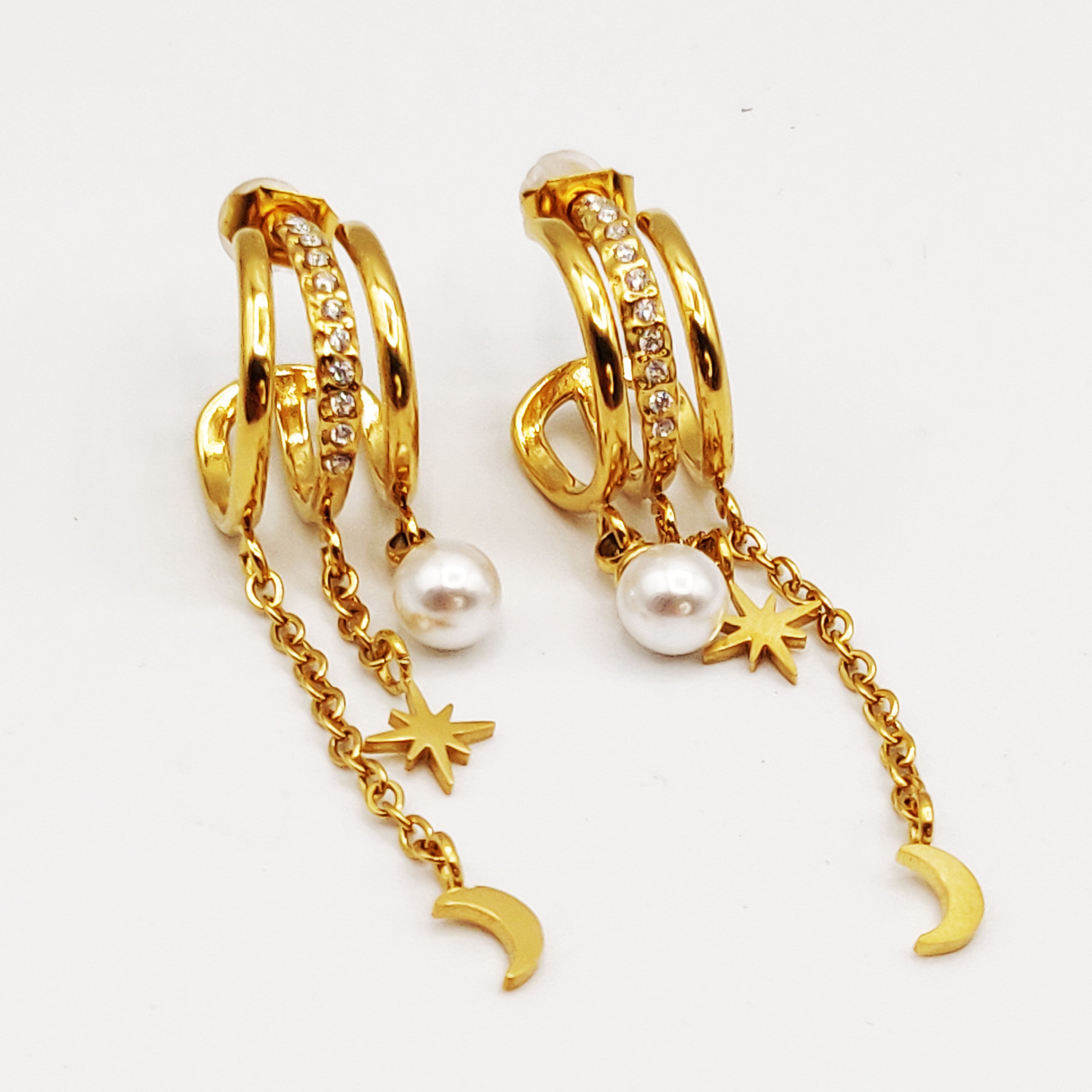 Boucles d'oreilles Triple Créoles Pendentifs Lune, Étoile et Perles d'imitation Blanche