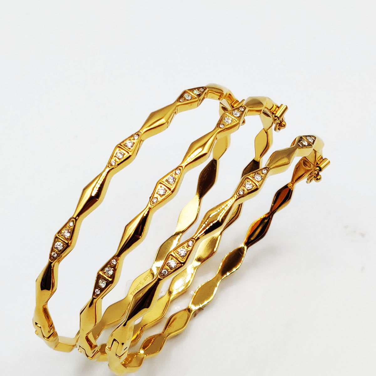 Trio de Bracelets Rigides Losanges Dorés et Cristaux Luxe