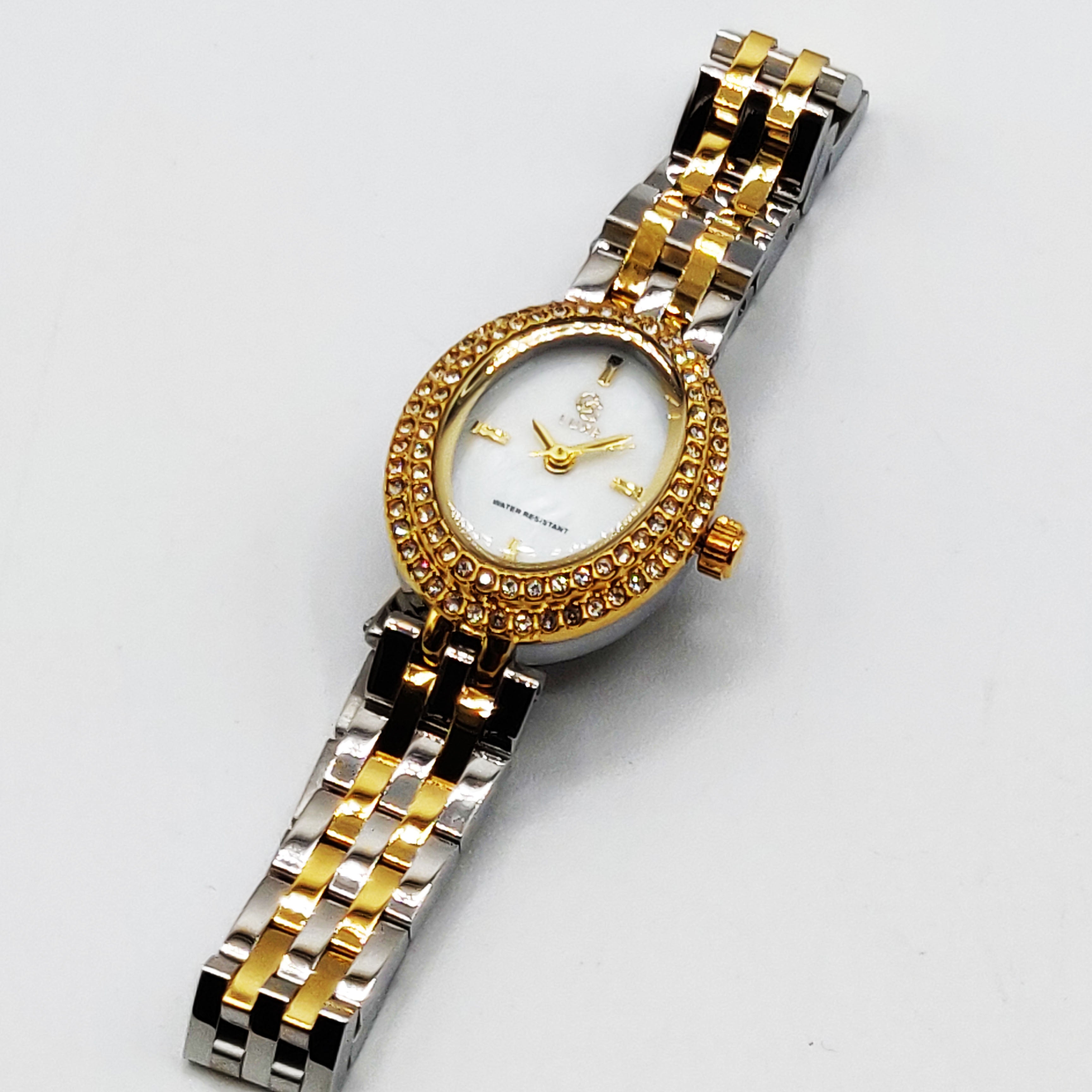 Montre GG Luxe q88402 Fond Blanc