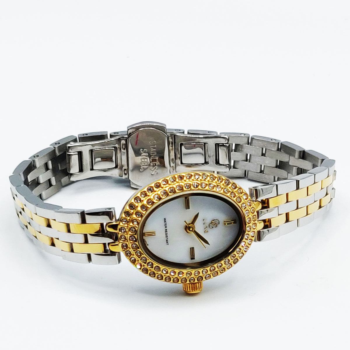 Montre GG Luxe q88402 Fond Blanc
