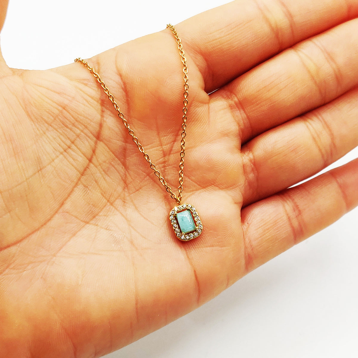 Collier Pierre Rectangle Vert Pastel Tour Cristaux Luxe