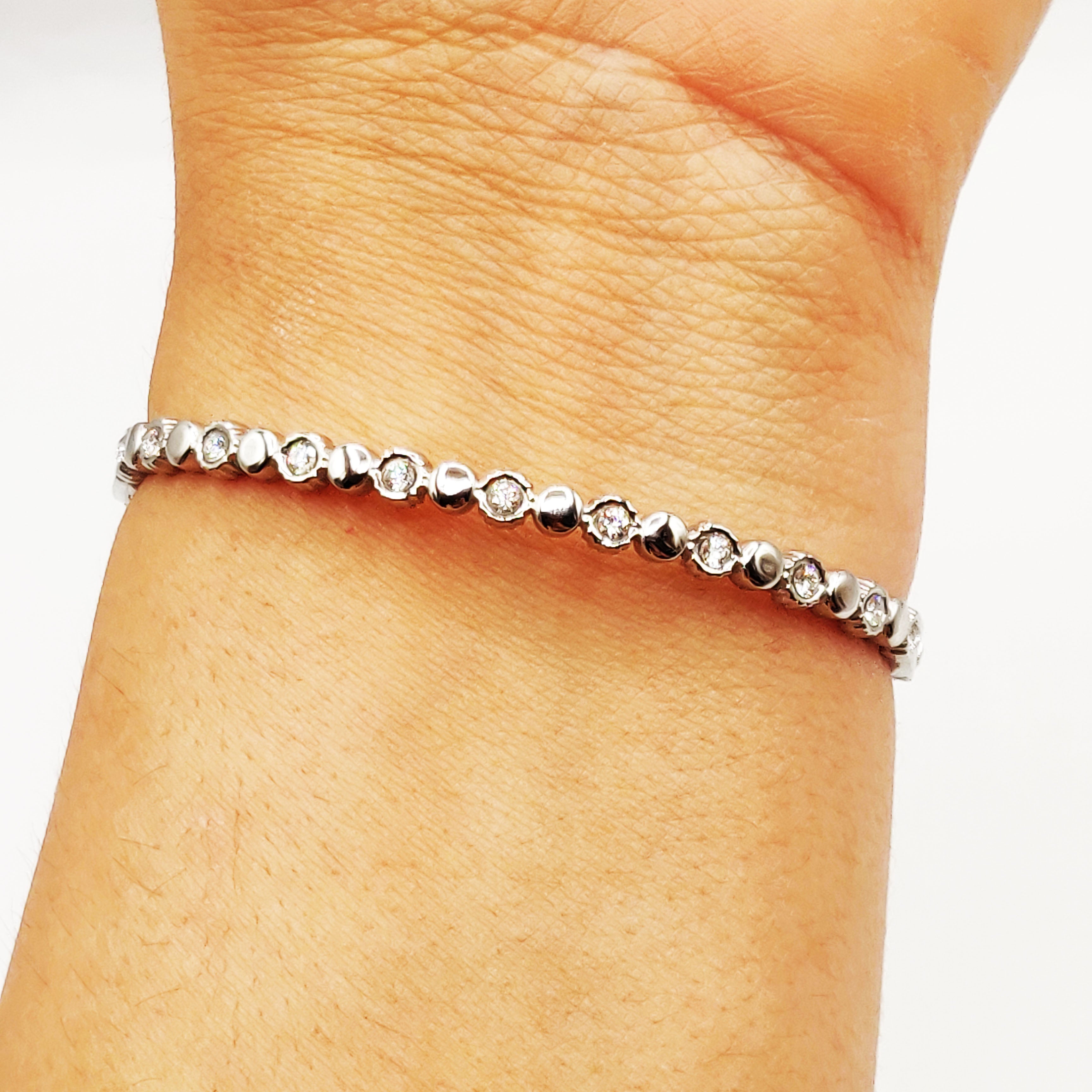 Bracelet Rigide Multi Ronds Argentés et Cristaux Luxe
