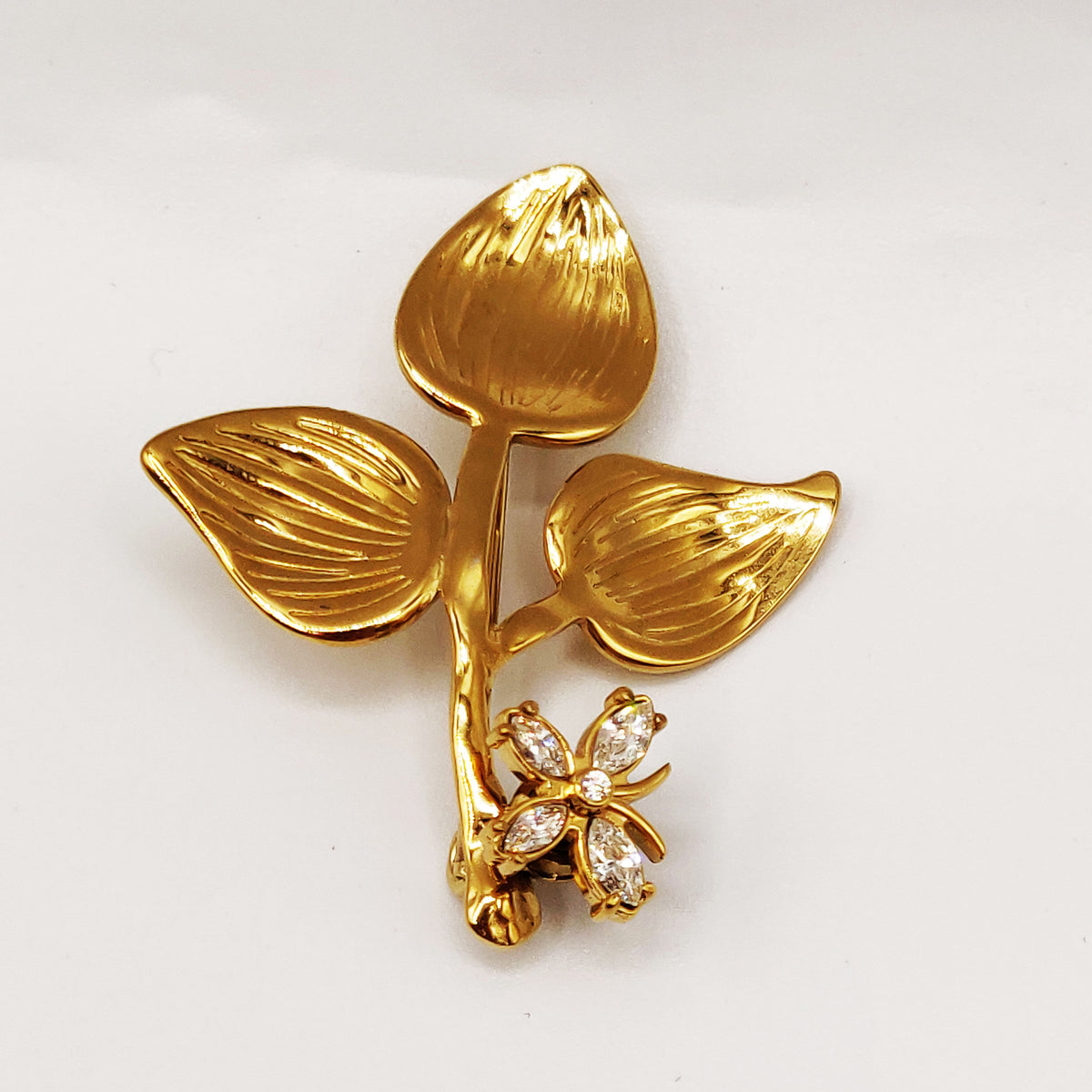 Broche Feuilles Papillon Cristaux Tournant Luxe
