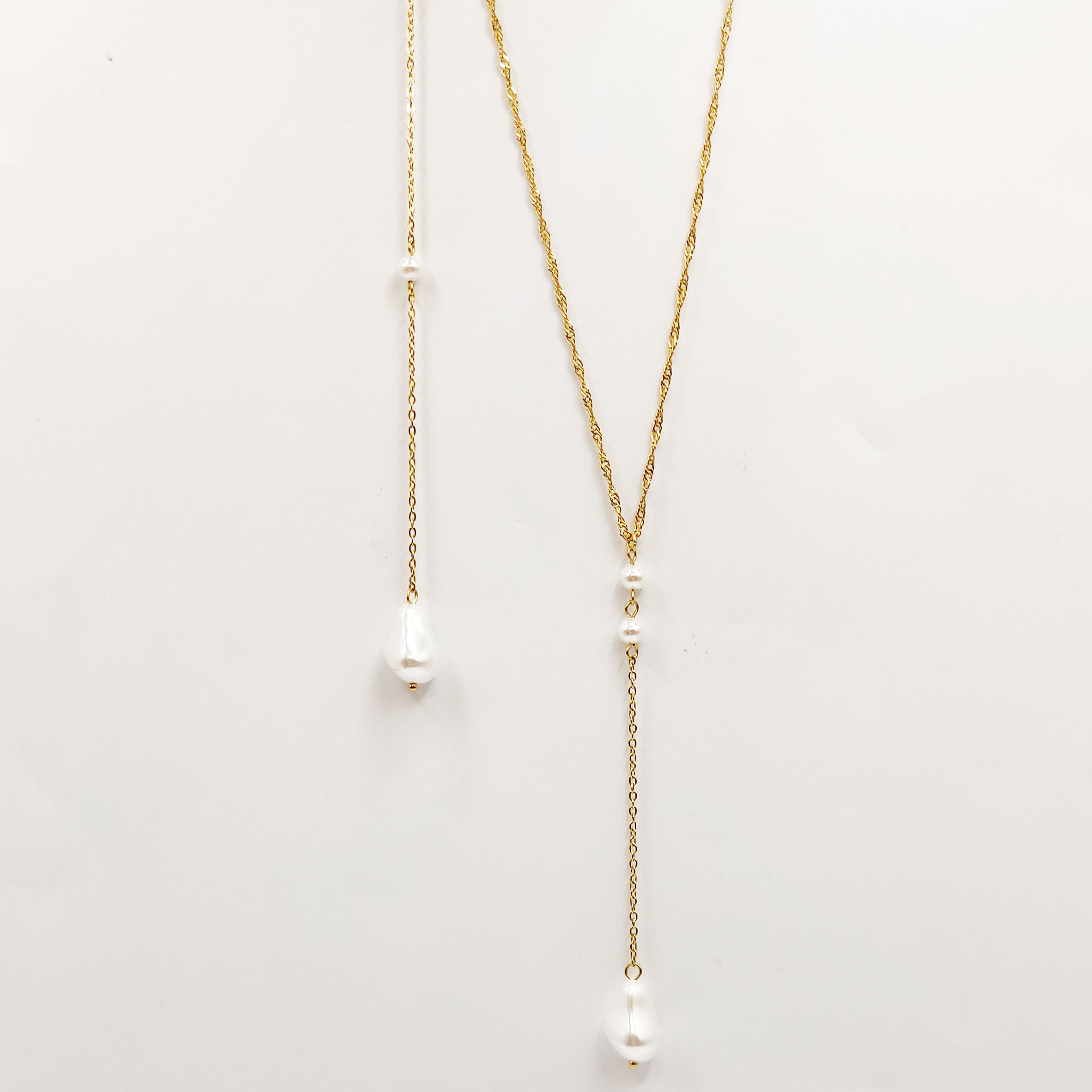 Collier et Chaîne de Dos Perles d'imitation Blanches Descendant