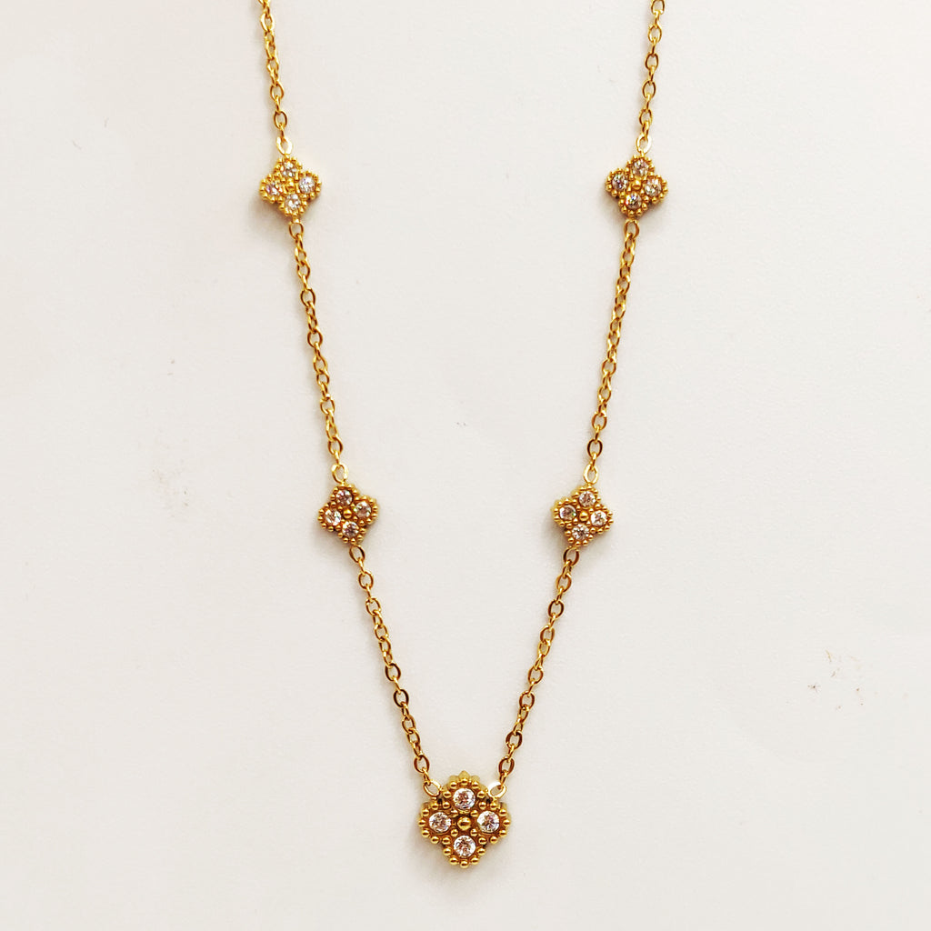 Collier Trèfle 4 Cristaux Tour Perles d'imitation Dorées Luxe