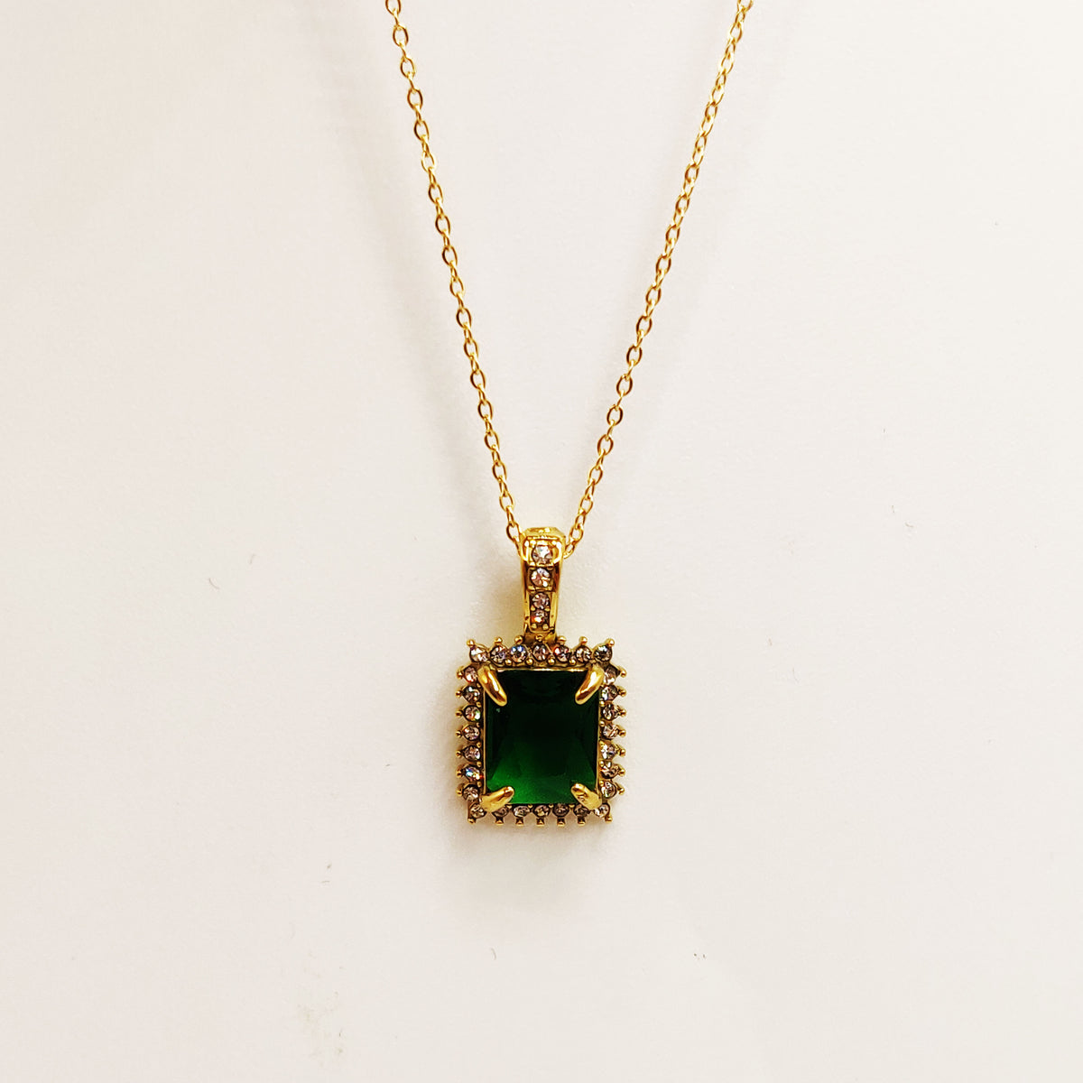 Collier Grand Cristal Vert Rectangle Tour Cristaux Luxe