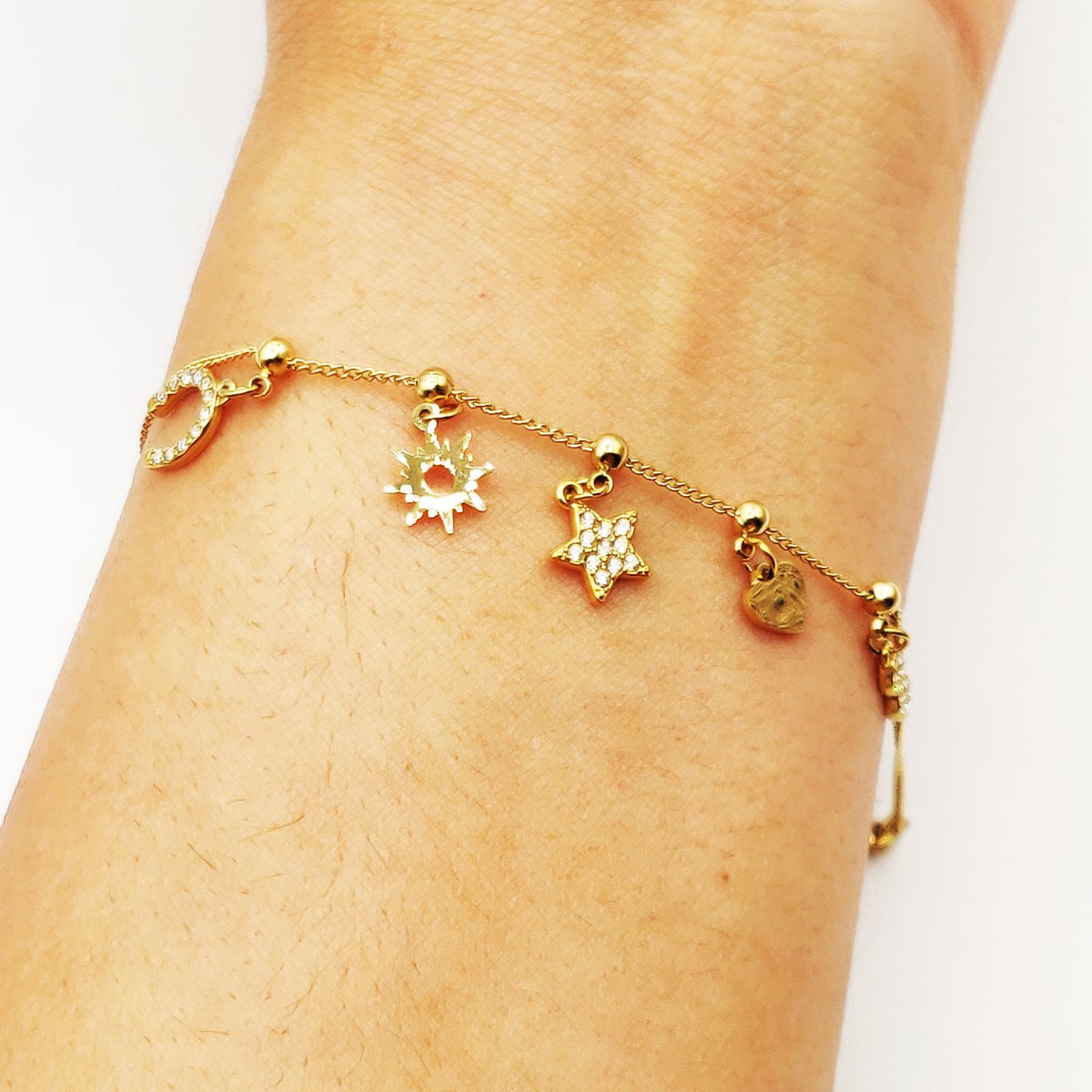 Bracelet Perles d'imitation Dorées Multi Pendentifs Étoile Cristaux Luxe