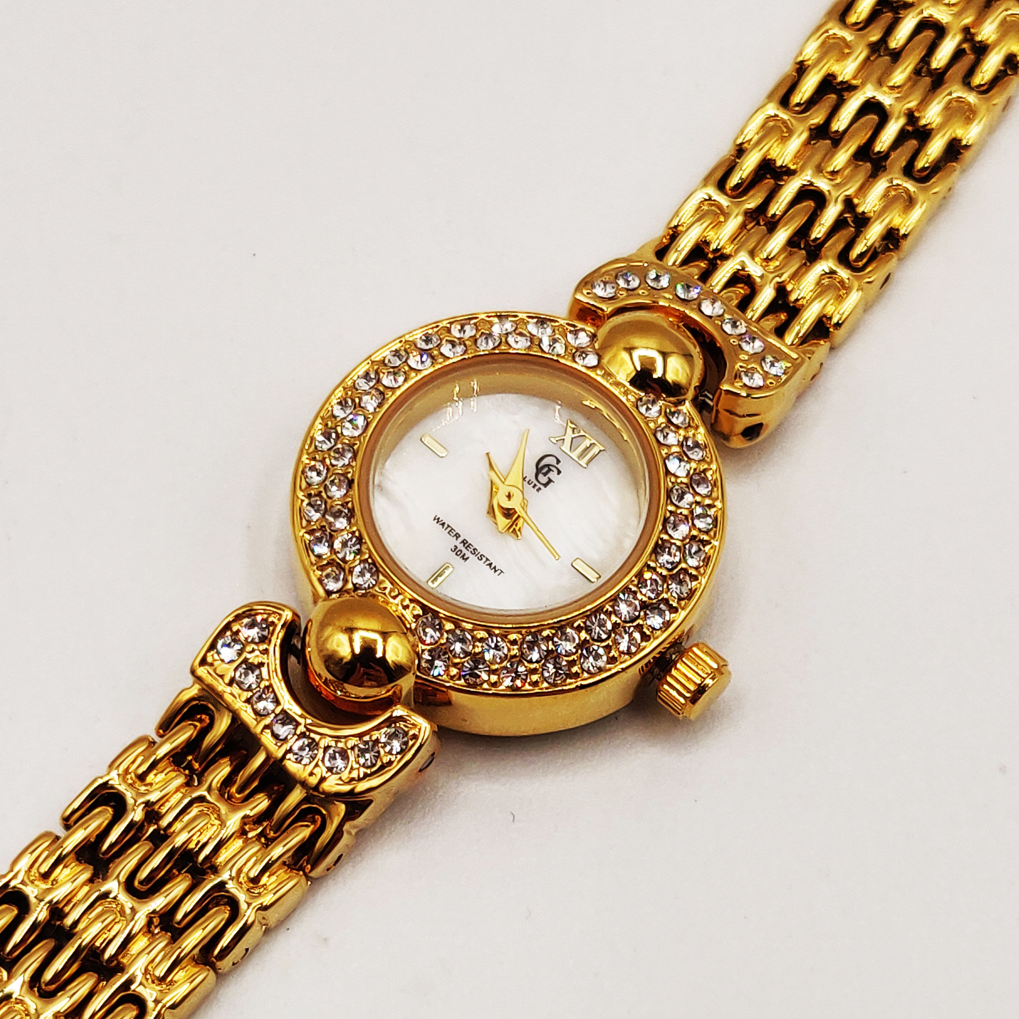 Montre GG Luxe FB1841 Fond Blanc