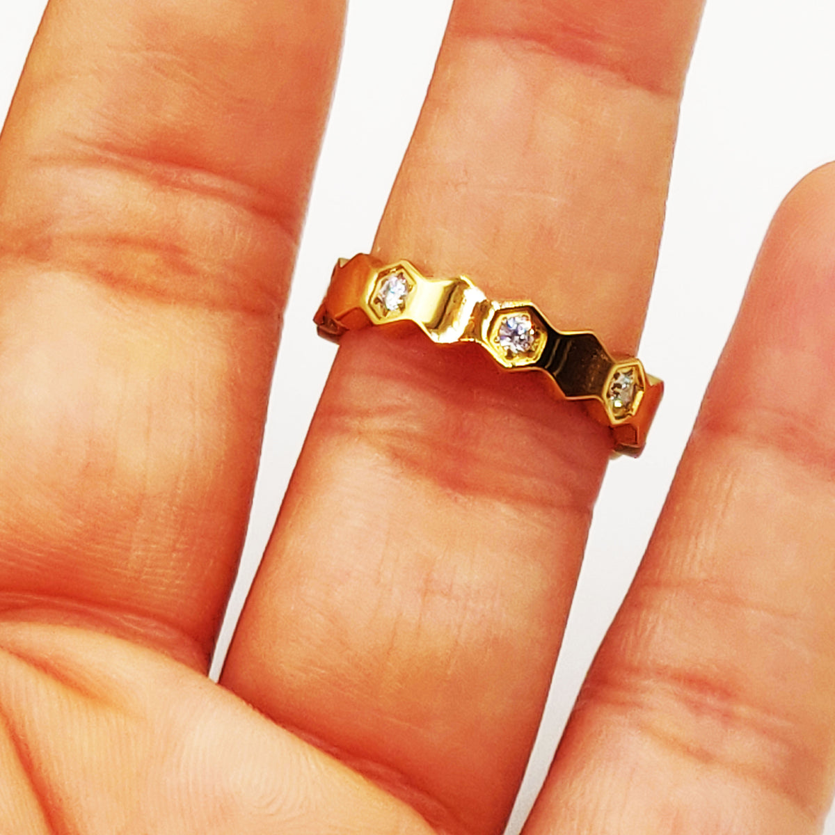 Bague Hexagones Dorés et Cristaux Luxe