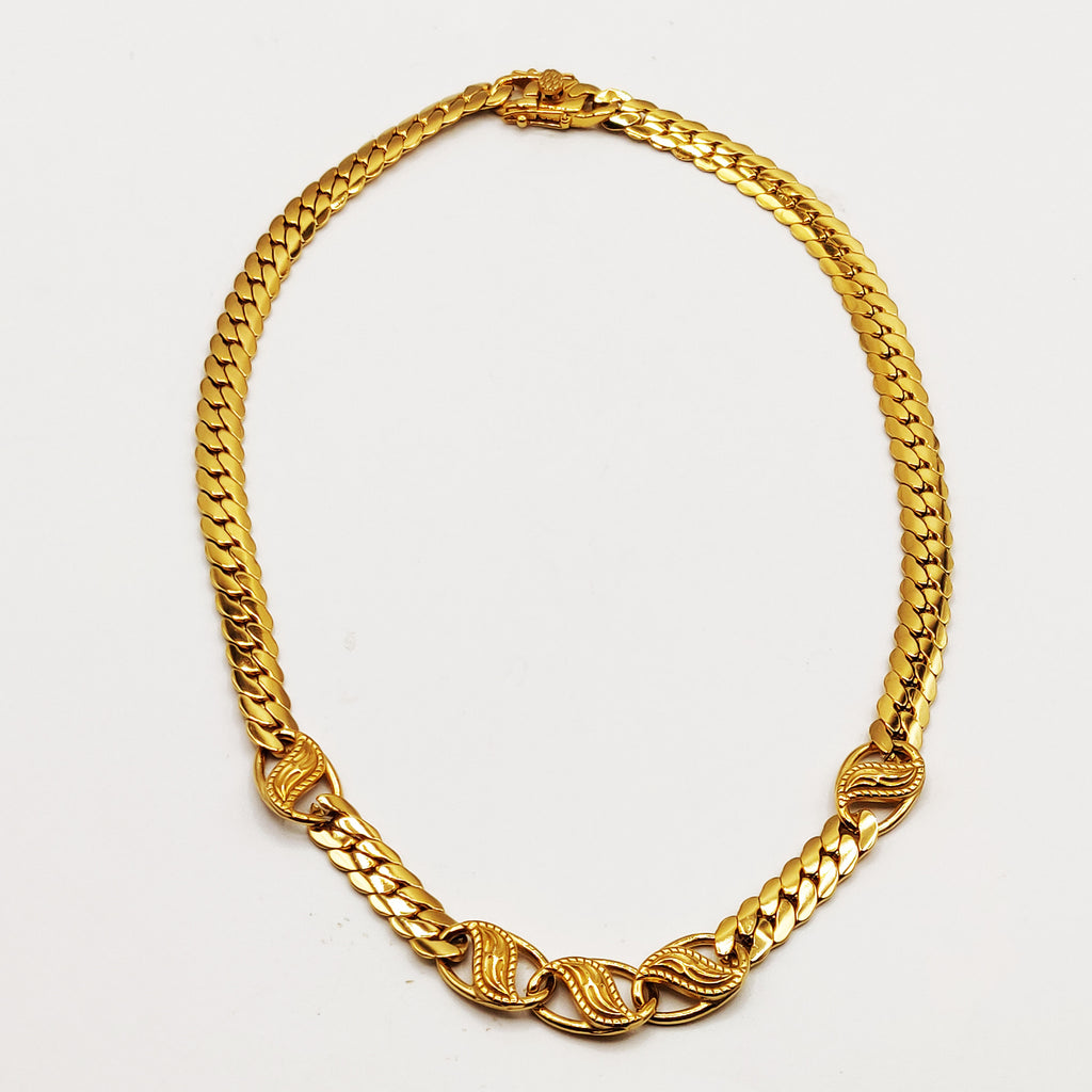 Collier Tresse Resserrée Pendentifs Ovales Orientaux Fermeture Originale Luxe