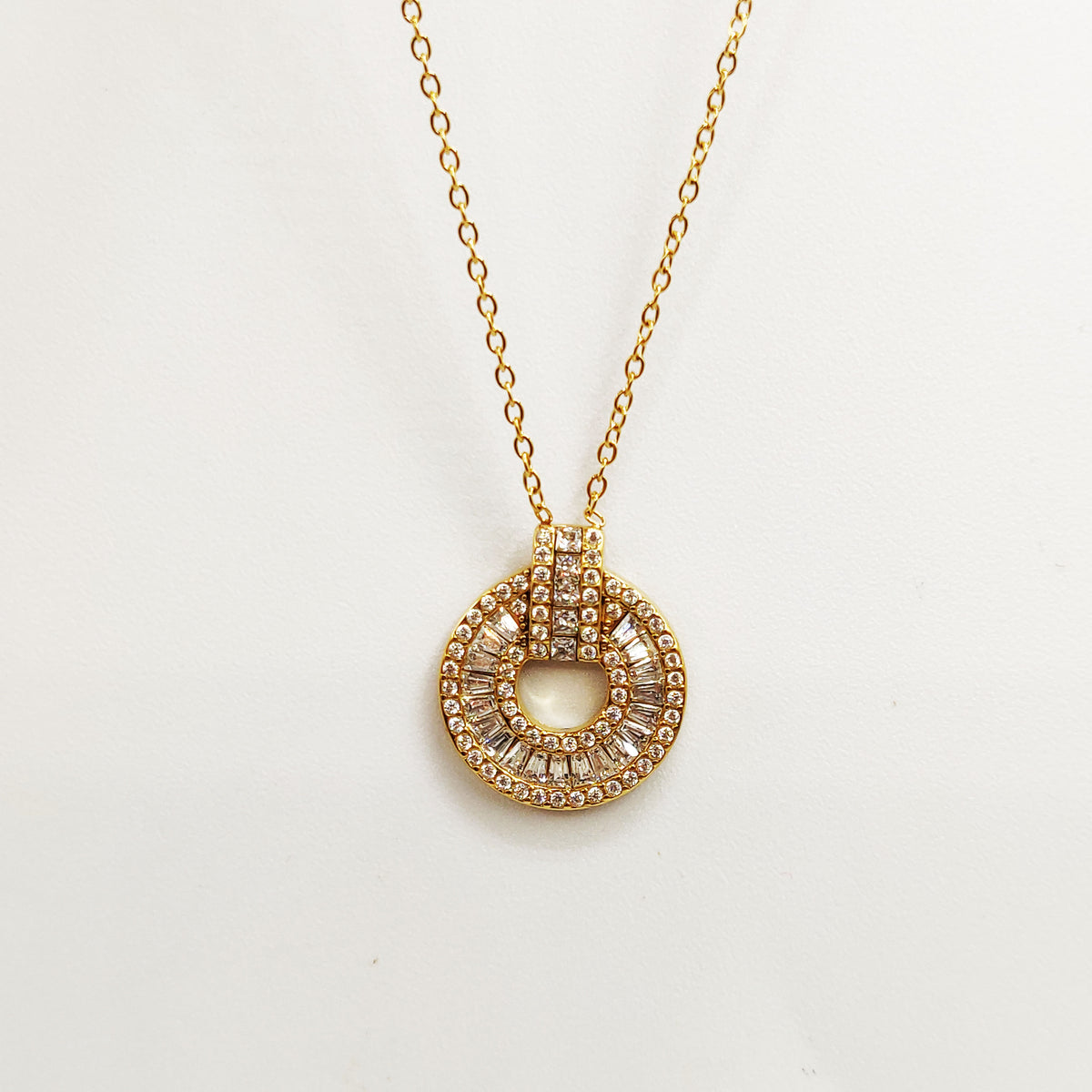 Collier Cercle Cristaux Rectangulaires et Ronds Luxe