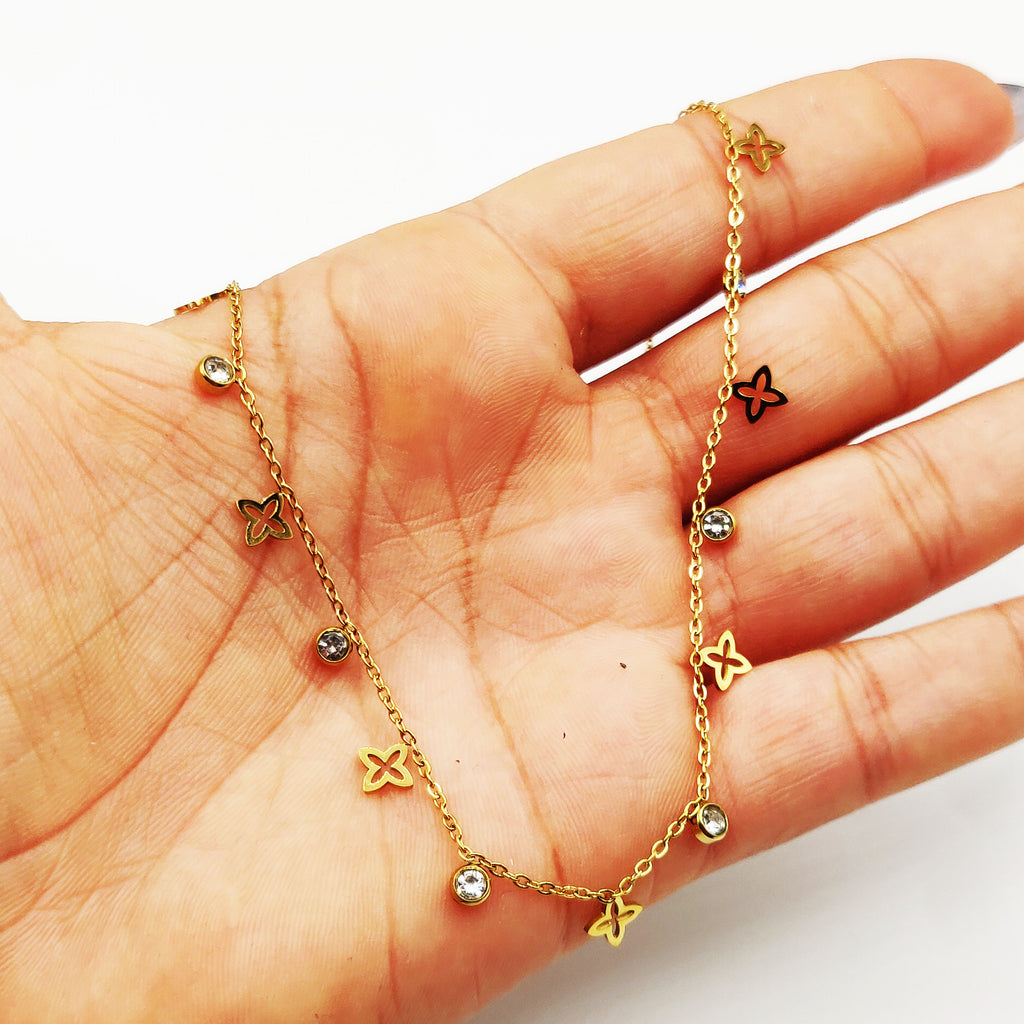 Collier Multi Étoiles Creuses et Cristaux Luxe
