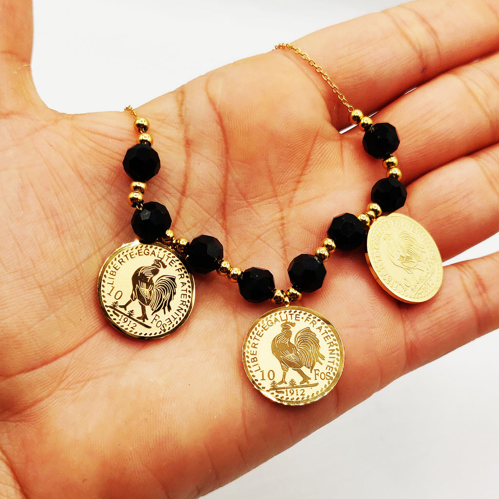 Collier Perles d'imitation Dorées et Noires Triple Pendentifs Louise Coq Luxe