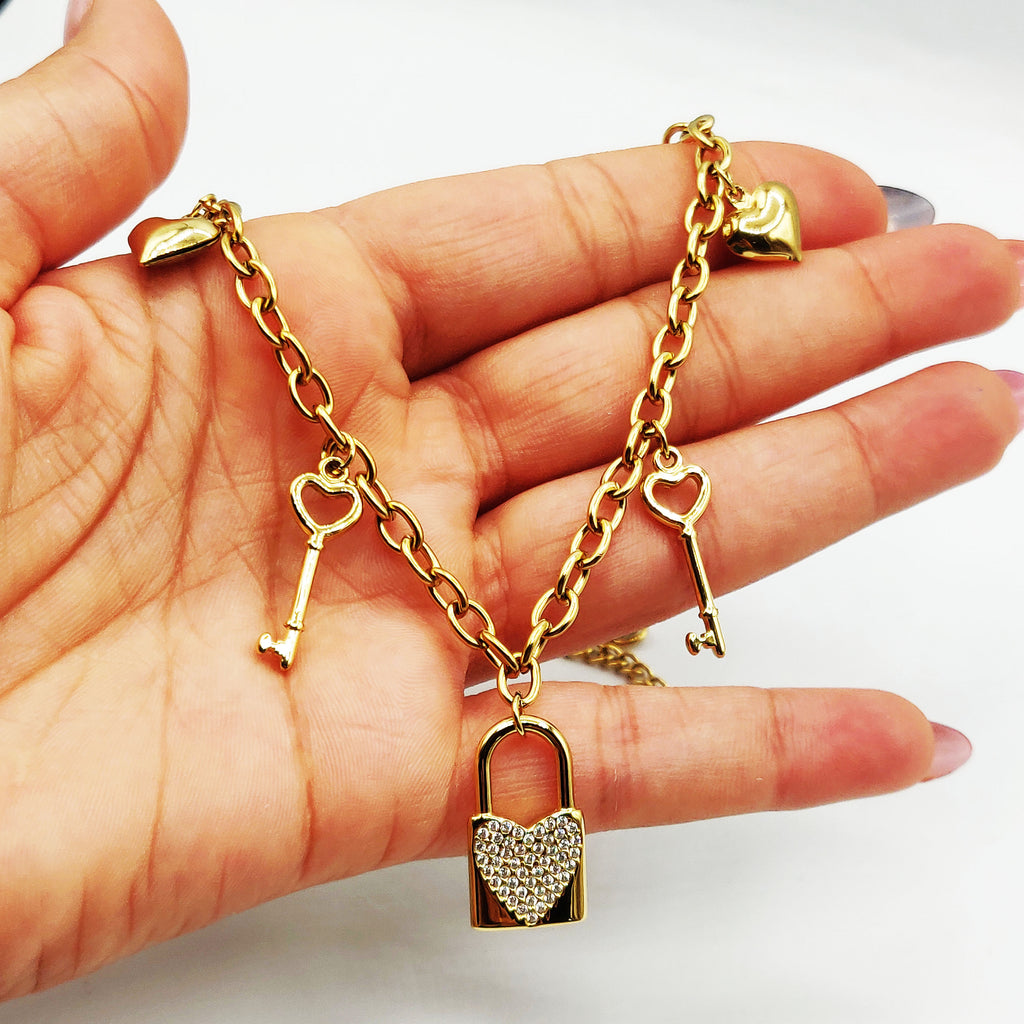 Collier Chaîne Pendentifs Cadenas, Clés et Coeurs Luxe