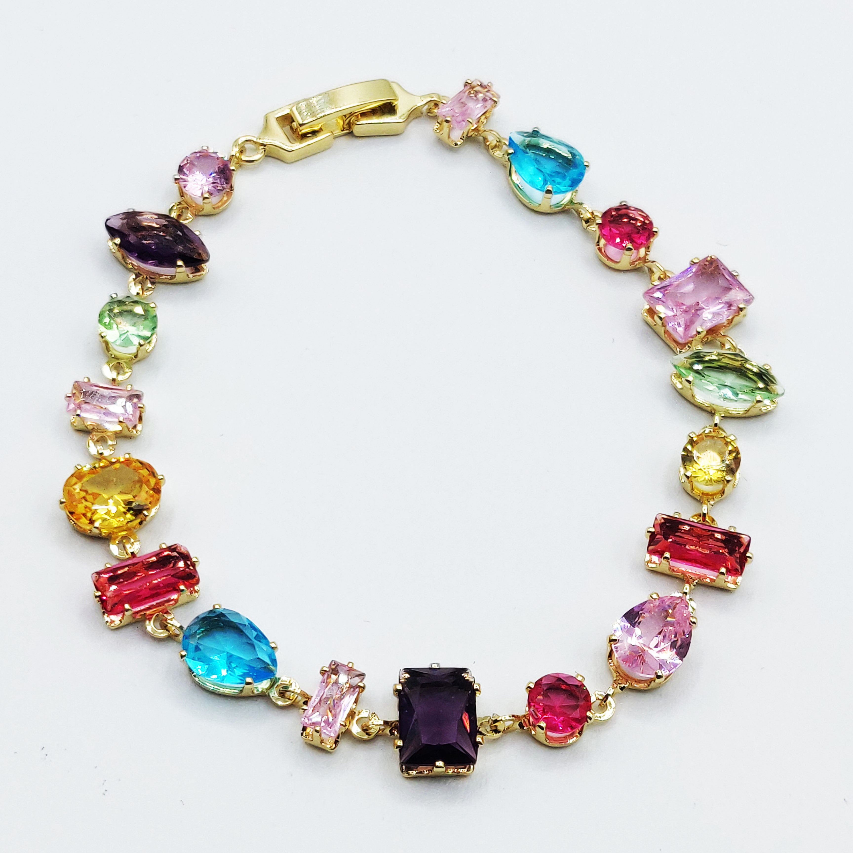 Bracelet Multi Cristaux Multi Formes et Multicolores Luxe
