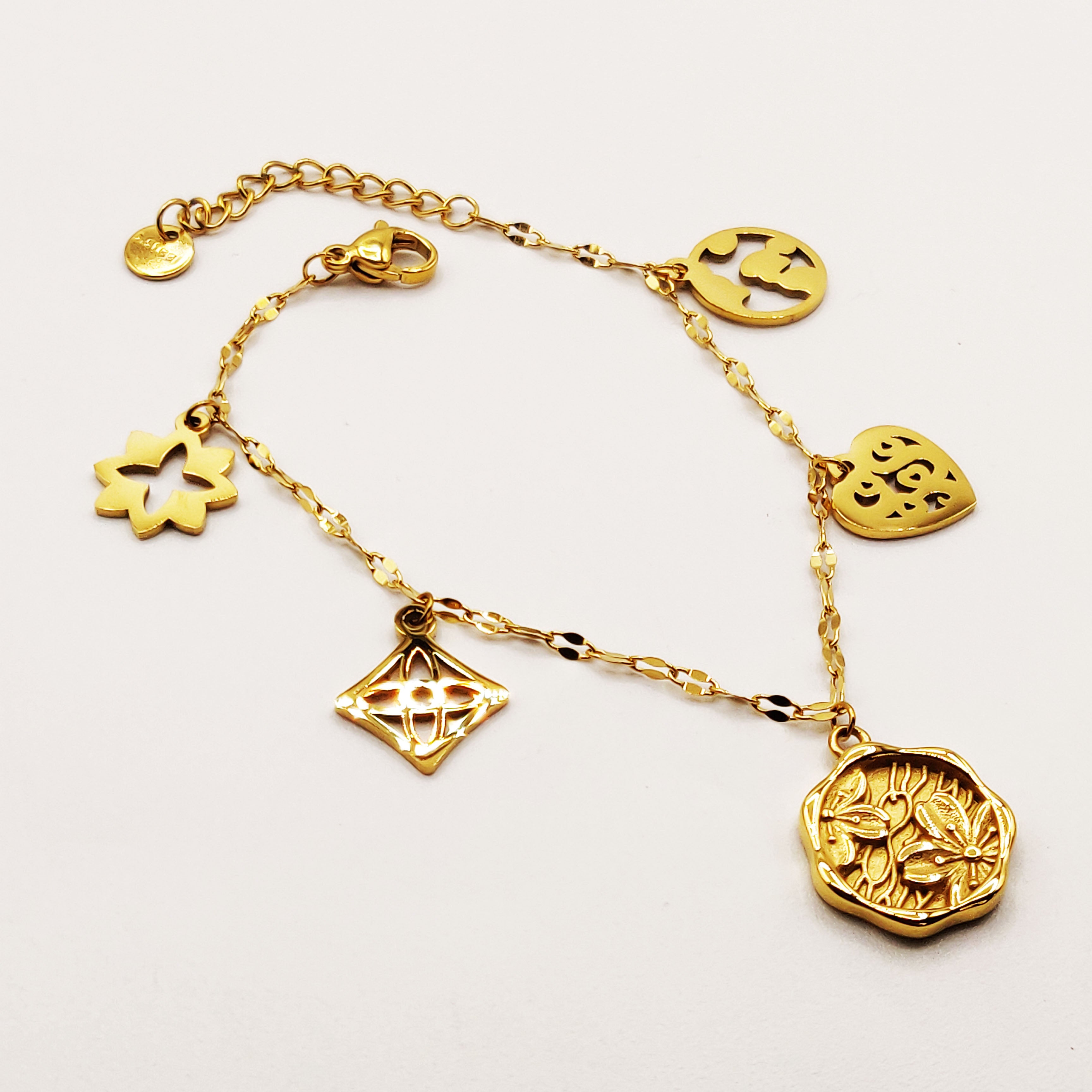 Bracelet Multi Pendentifs Fleurs et Étoiles Luxe