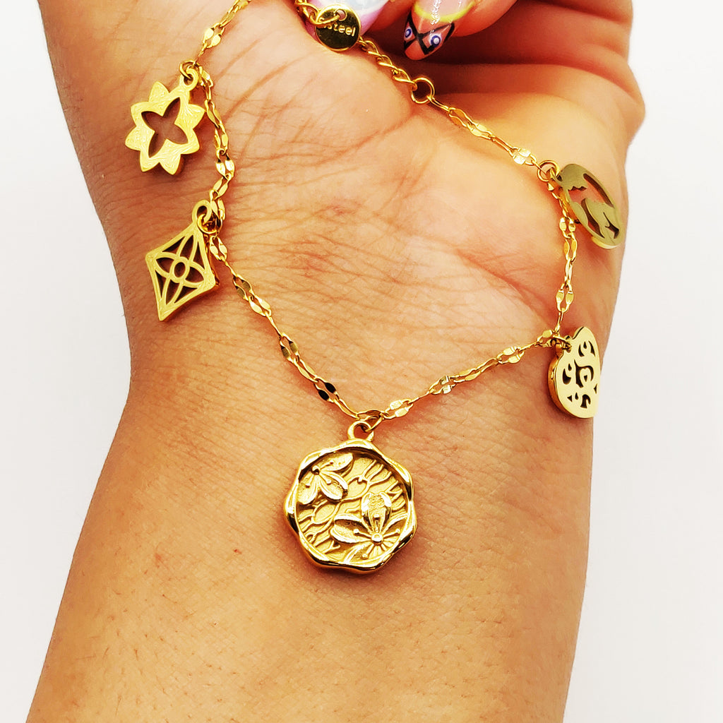 Bracelet Multi Pendentifs Fleurs et Étoiles Luxe