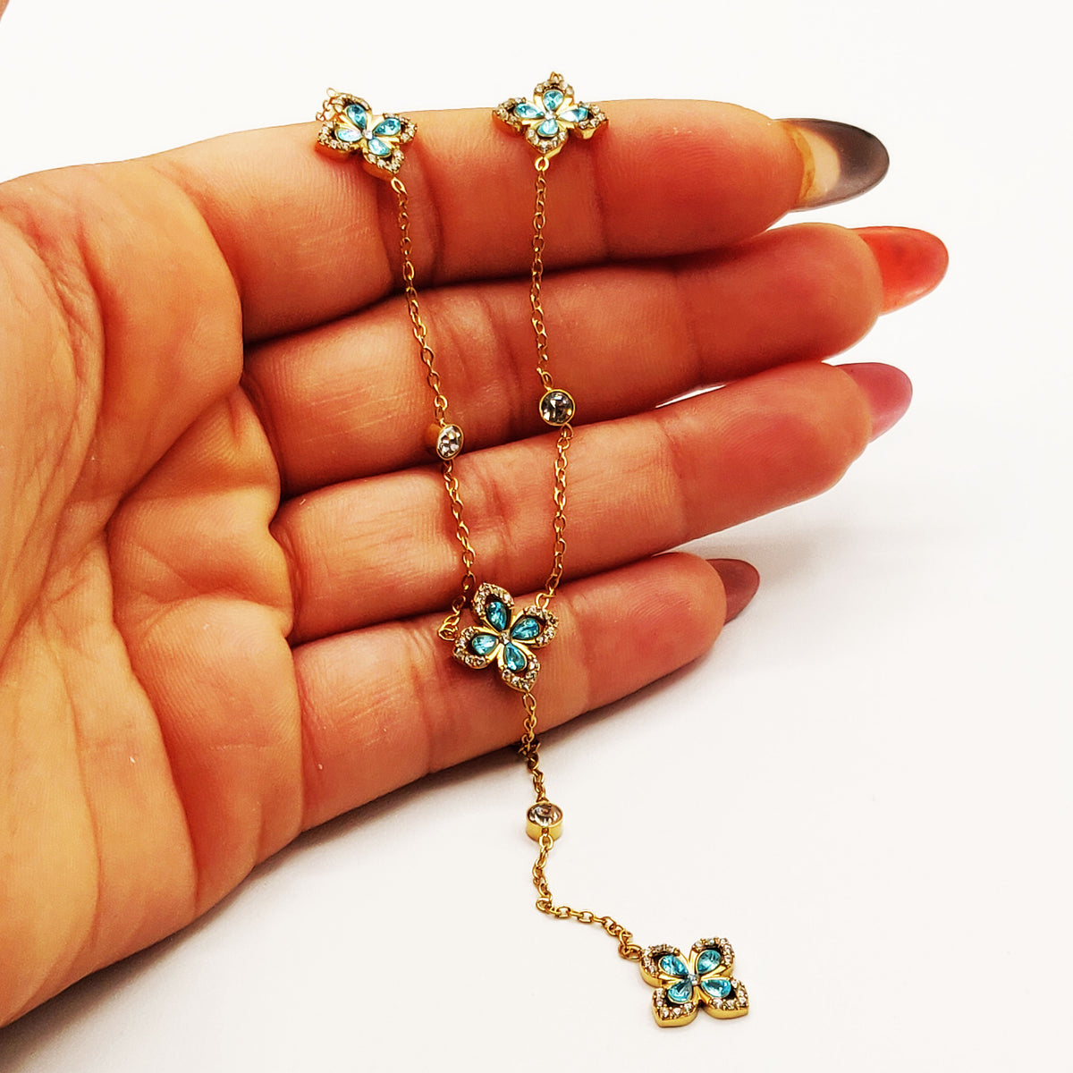 Collier Trèfles Bleus Pointus Tour Cristaux Luxe Descendant