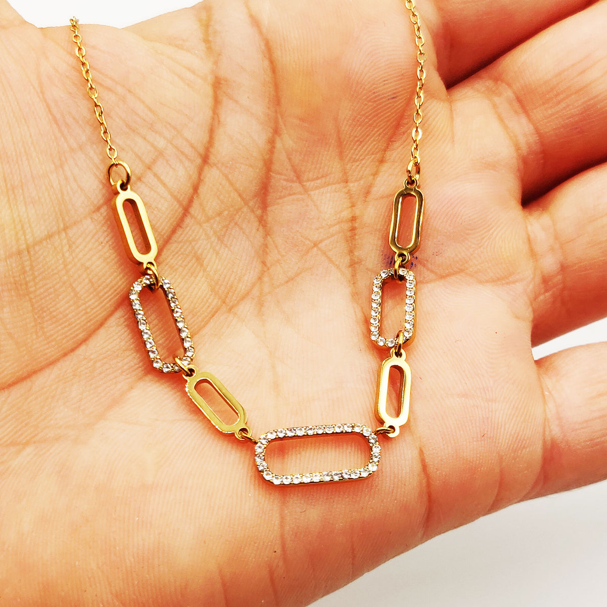 Collier Chaîne Maillons Ovales Dorés et Cristaux Luxe