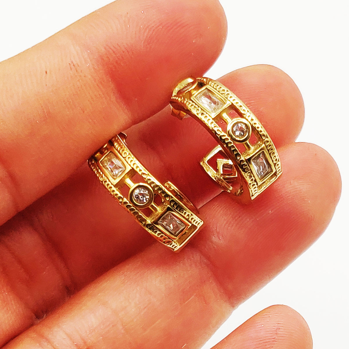 Boucles d'oreilles Créoles Grands Cristaux Multi Formes Luxe