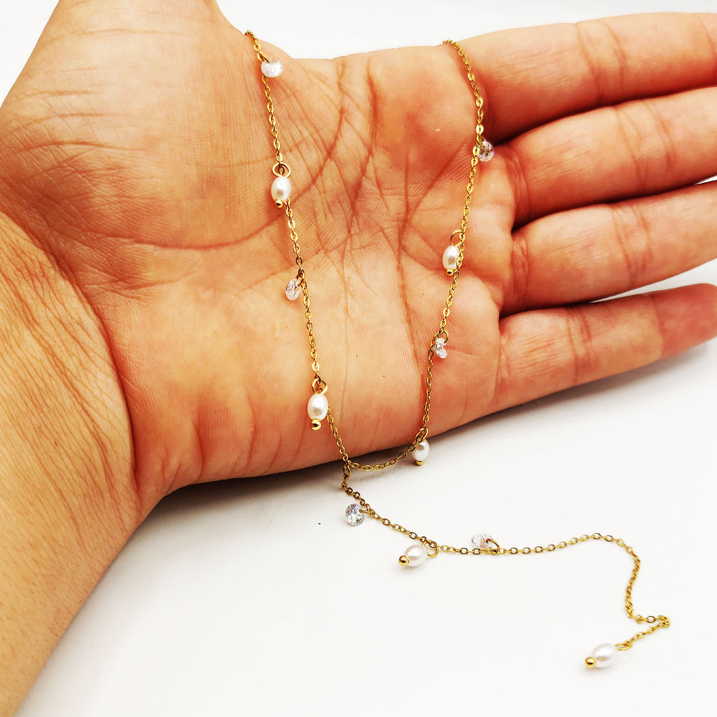 Collier Perles d'imitation Ovales et Cristaux Descendant Luxe