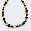 Collier Multi Cristaux Multi Formes Noirs et Blancs Luxe