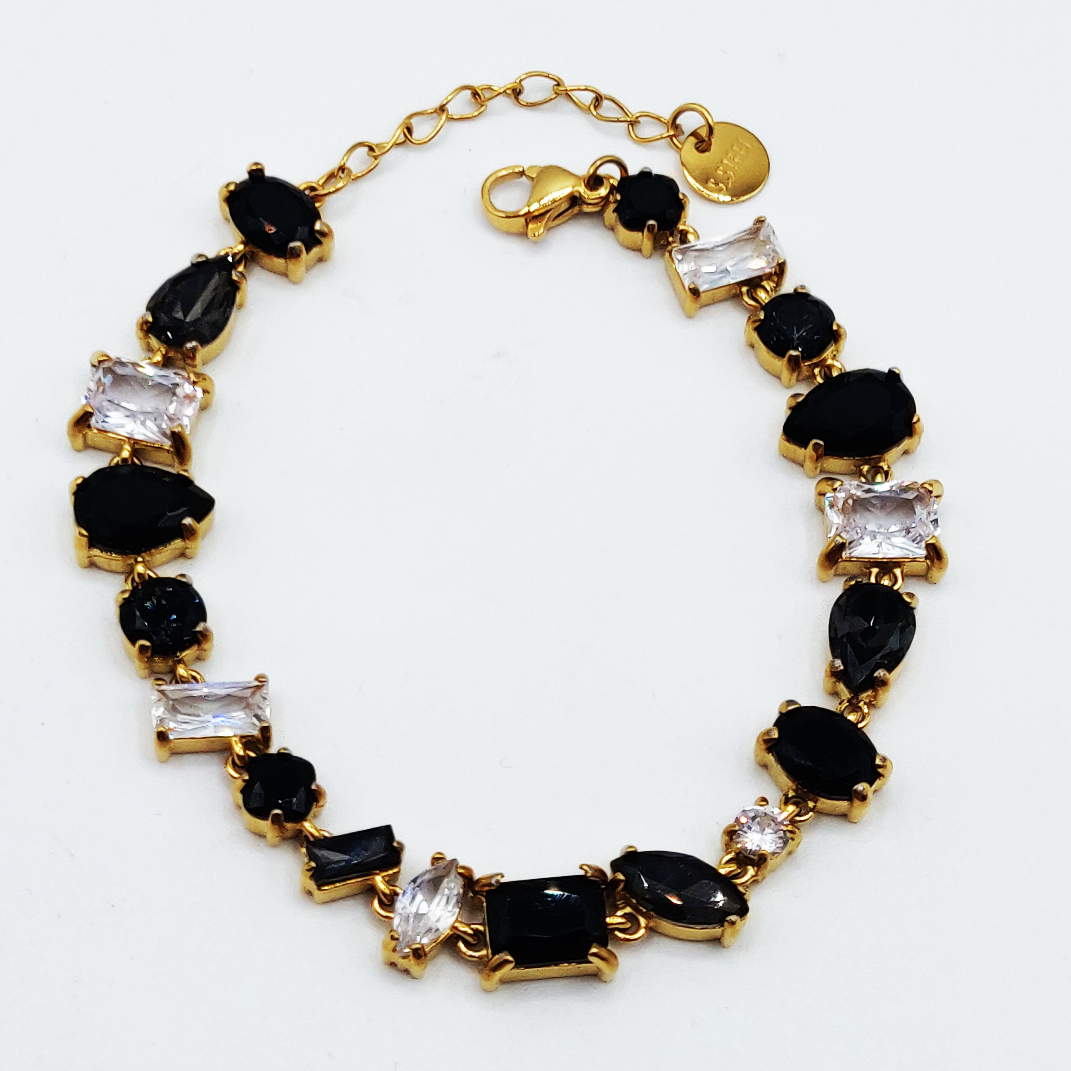 Bracelet Multi Cristaux Multi Formes Noirs et Blancs Luxe